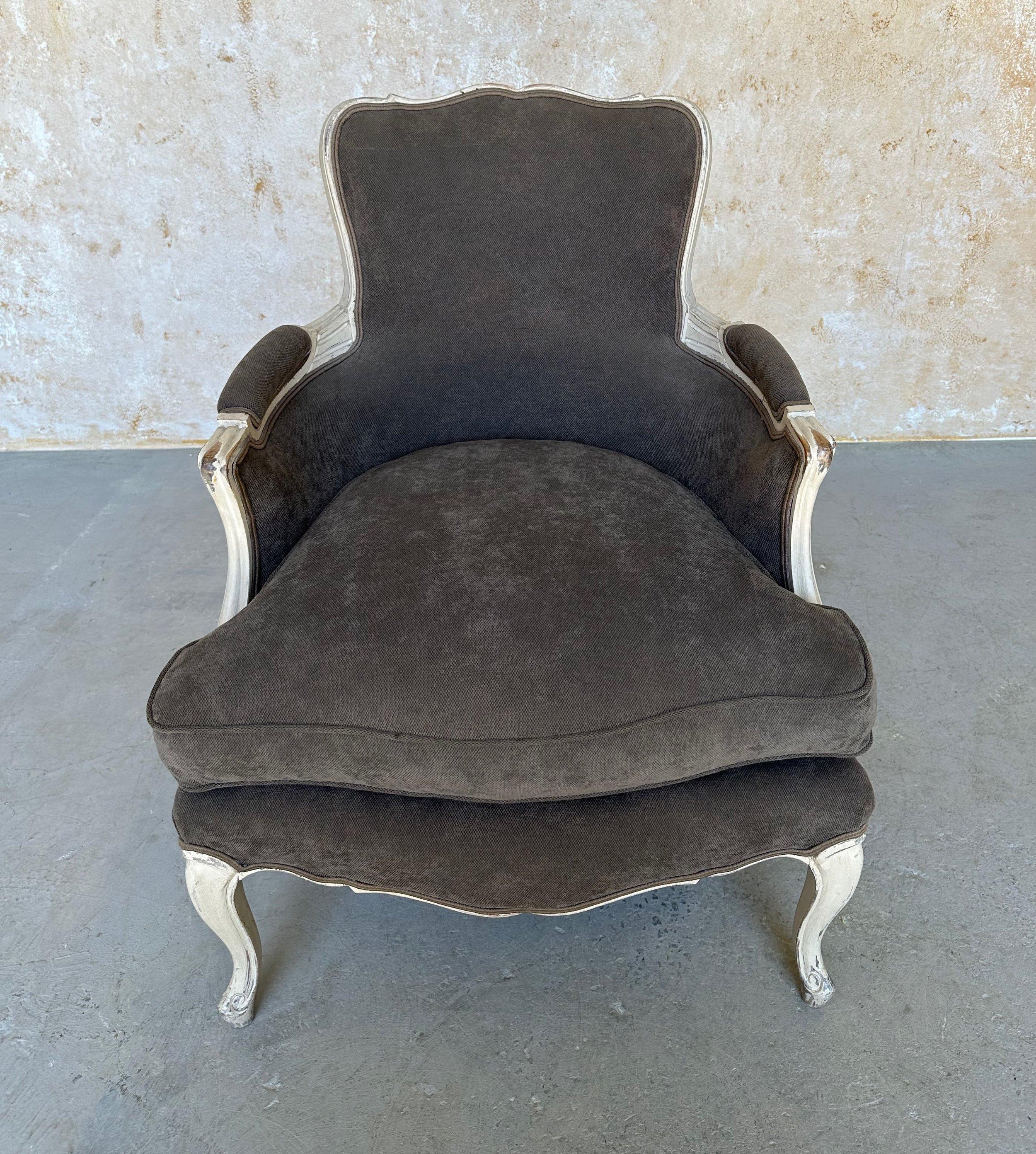Bergère Francesa Estilo Luis XV con Marco Tallado en venta 4