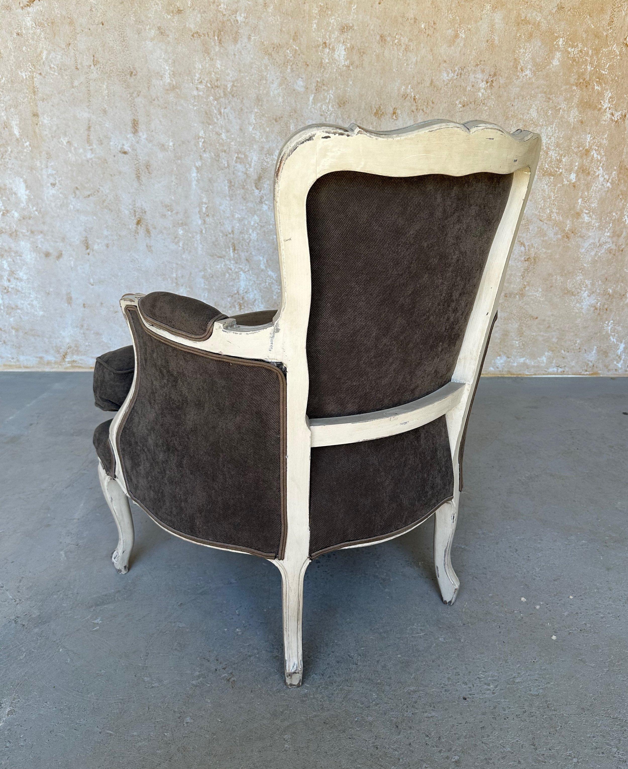 Bergère Francesa Estilo Luis XV con Marco Tallado en venta 3