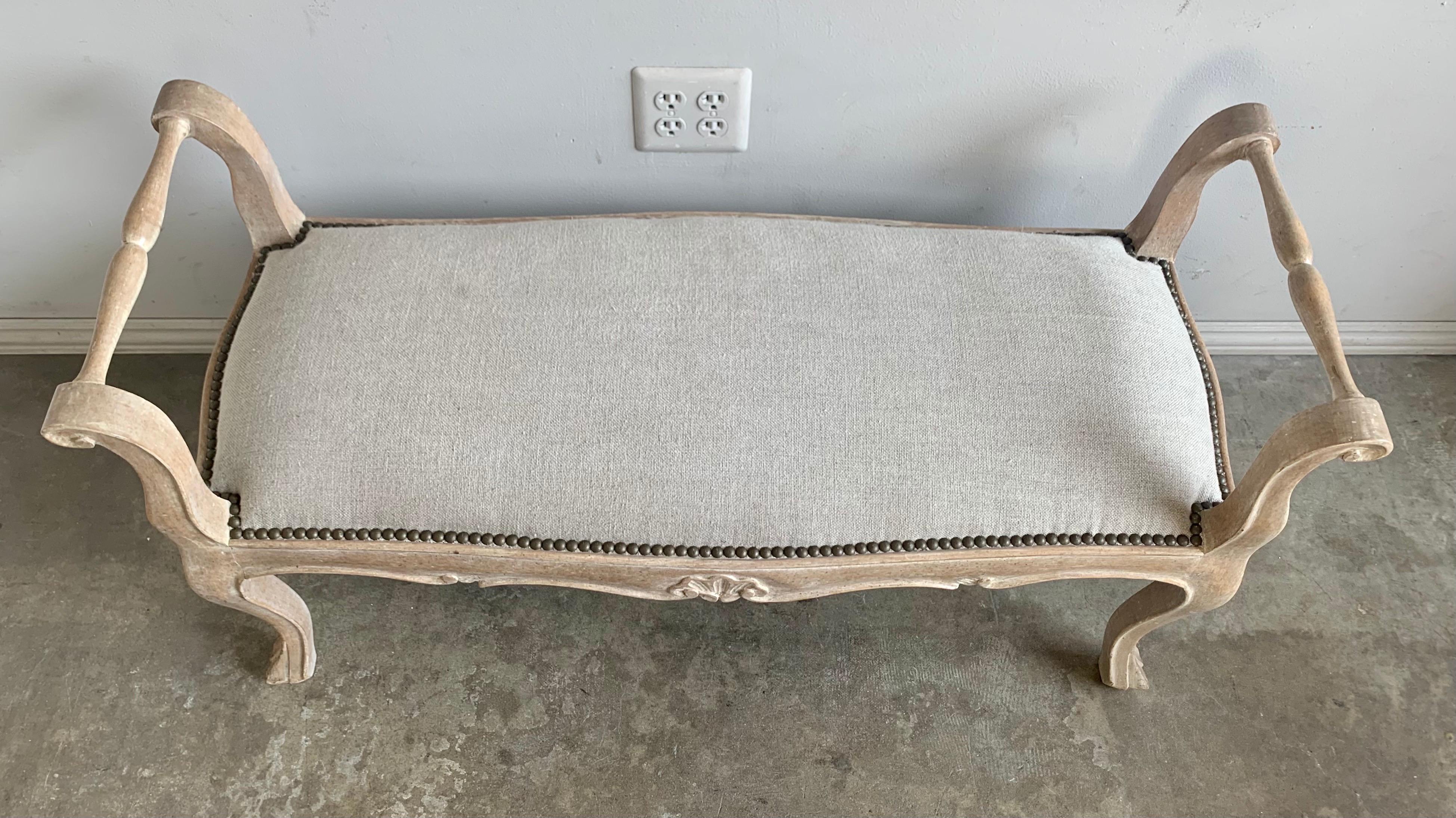 French Louis XV Style Bleached Walnut Bench In Distressed Condition In Los Angeles, CA