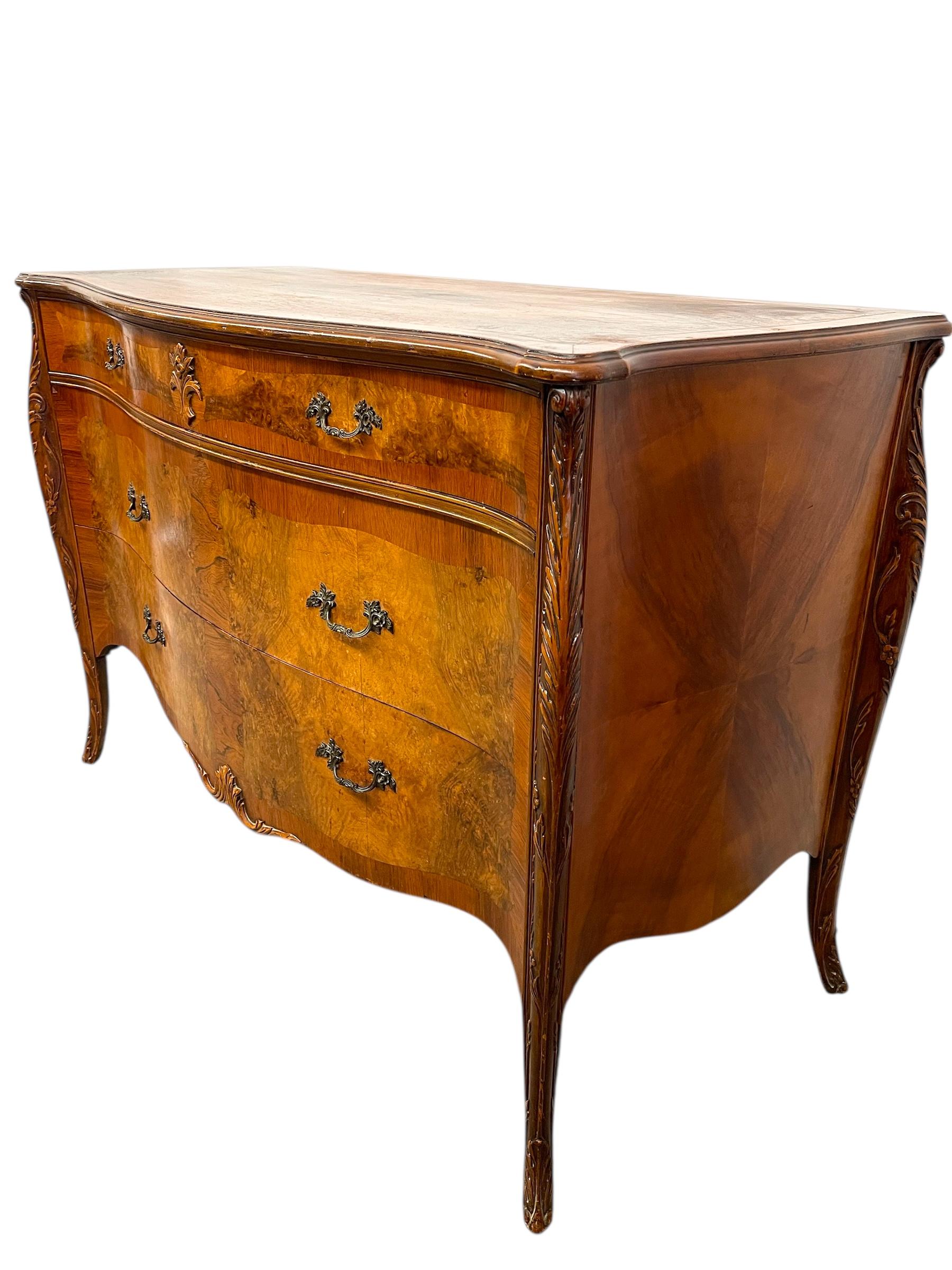 French Louis XV Style Bombe Burlwood 3-Drawer Commode with Carved Details In Good Condition For Sale In Seattle, WA