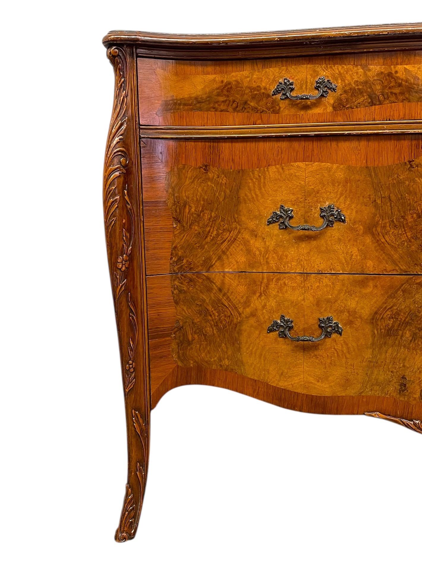 French Louis XV Style Bombe Burlwood 3-Drawer Commode with Carved Details For Sale 1