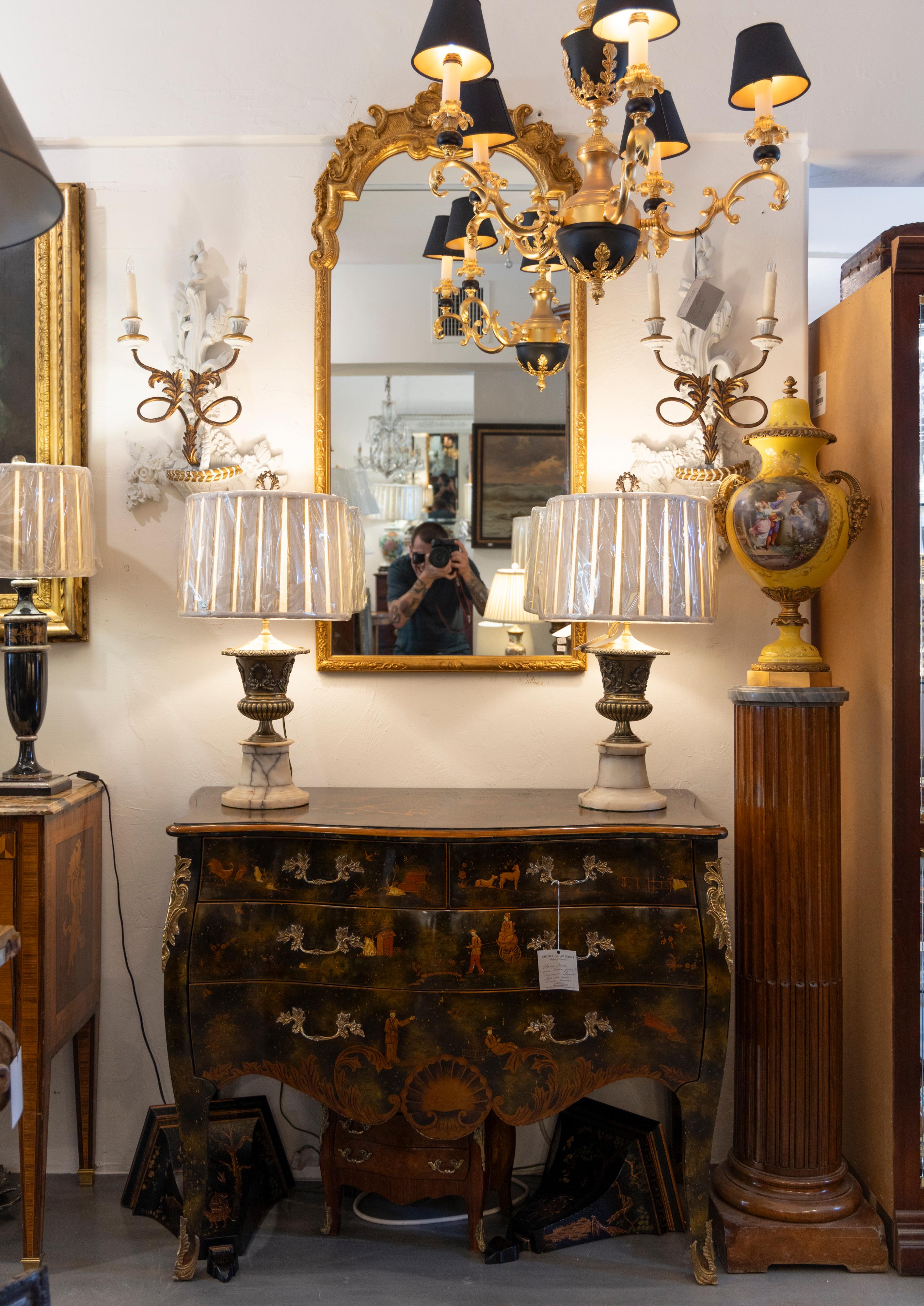 Cómoda Francesa Estilo Luis XV Bombe Chinoiserie Lacada en venta 4