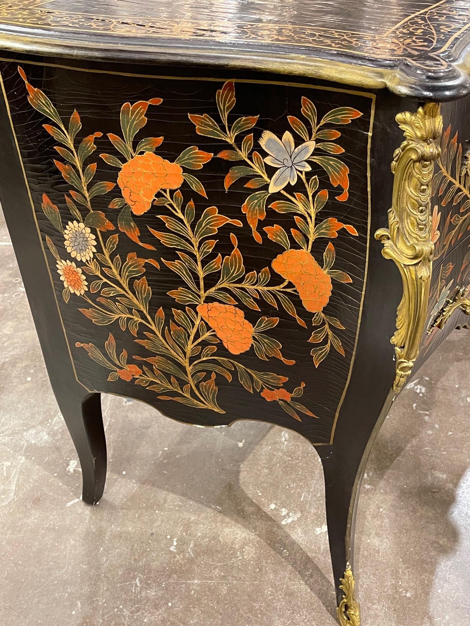 French Louis XV Style Bombe Painted Commode For Sale 2