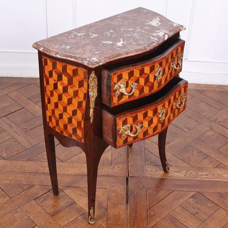 French Louis XV Style 'Bombe' Parquetry Commode In Good Condition In Vancouver, British Columbia