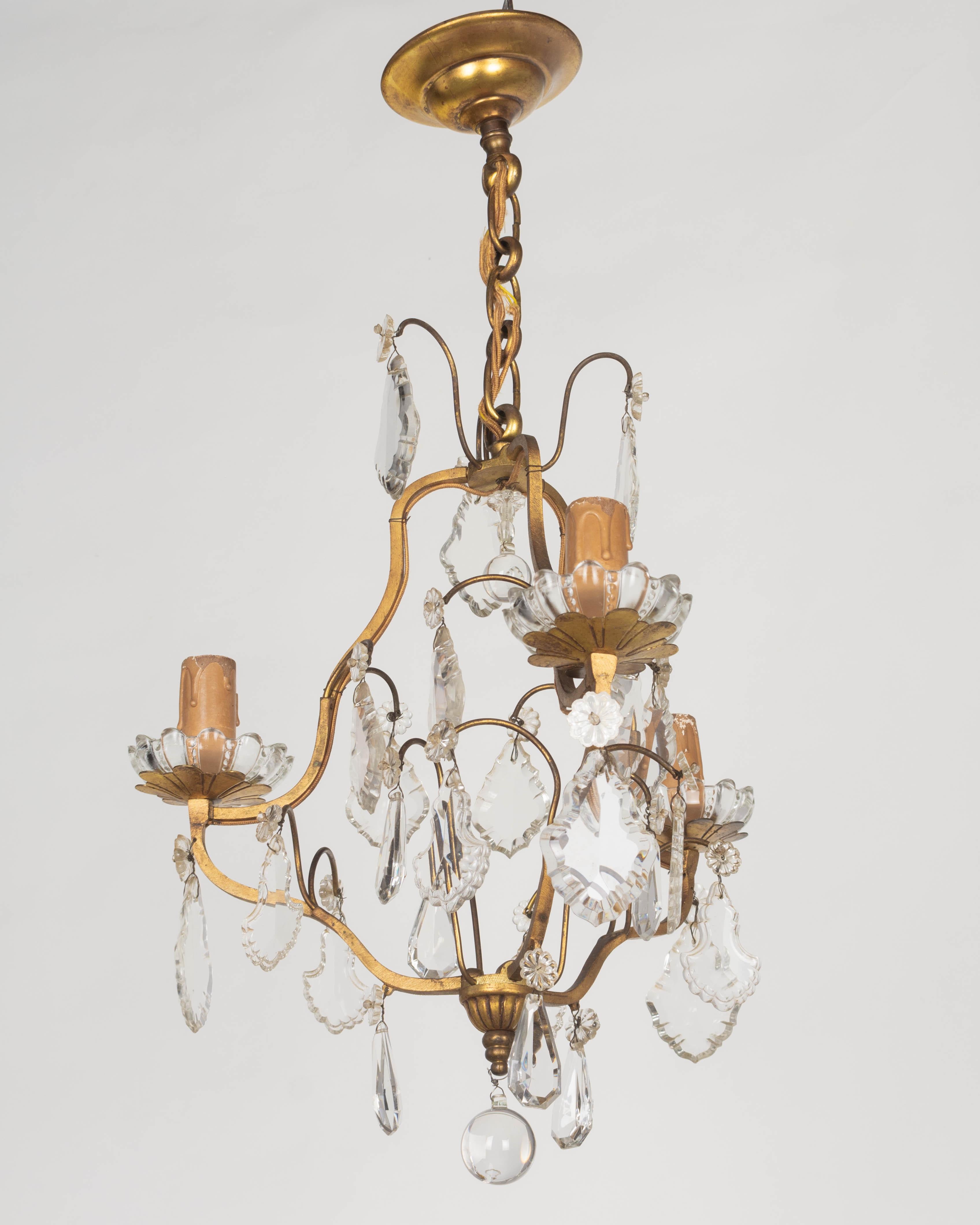 French Louis XV Style Brass & Crystal Chandelier For Sale 4