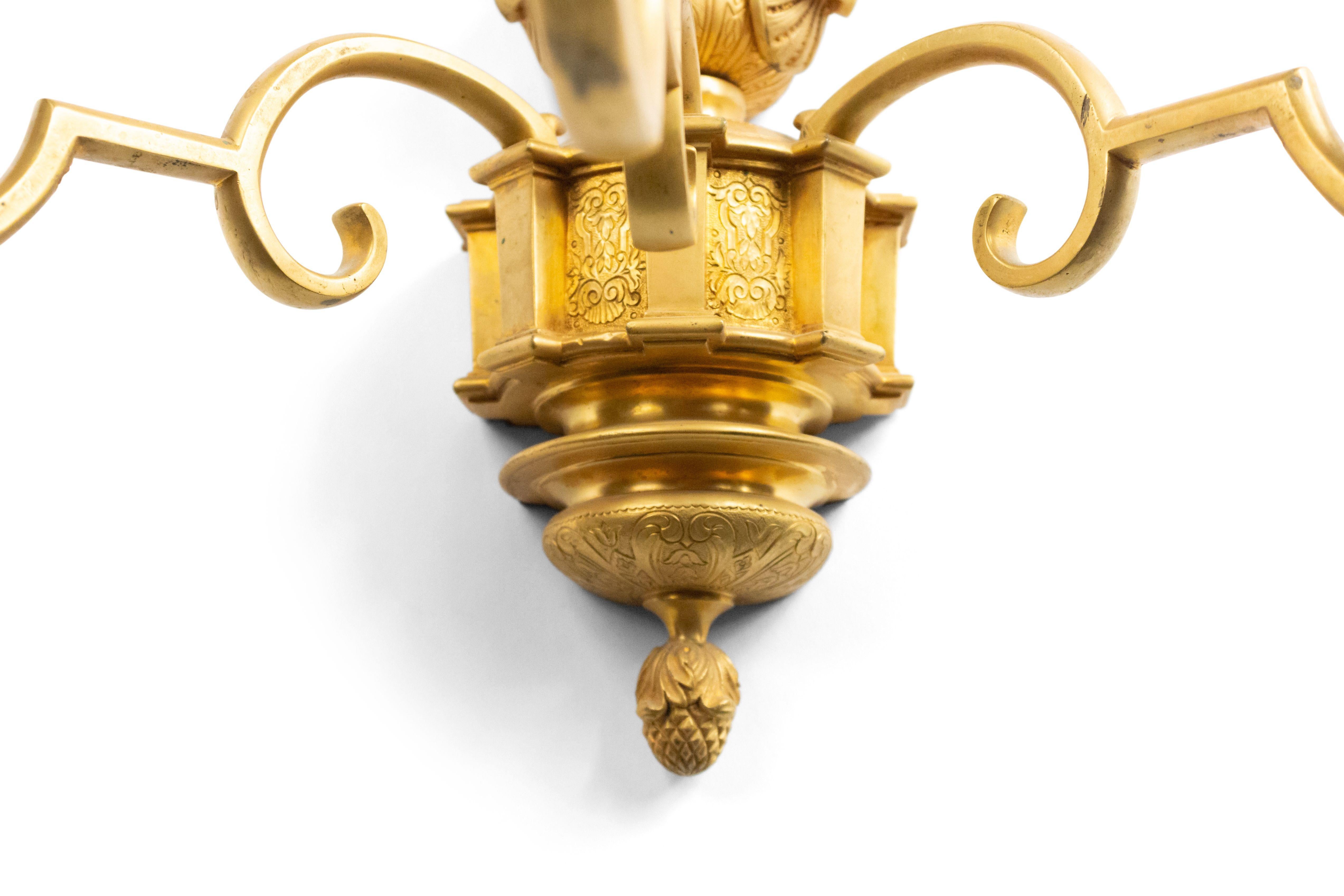 French Louis XV Style Bronze Doré Wall Sconce For Sale 3