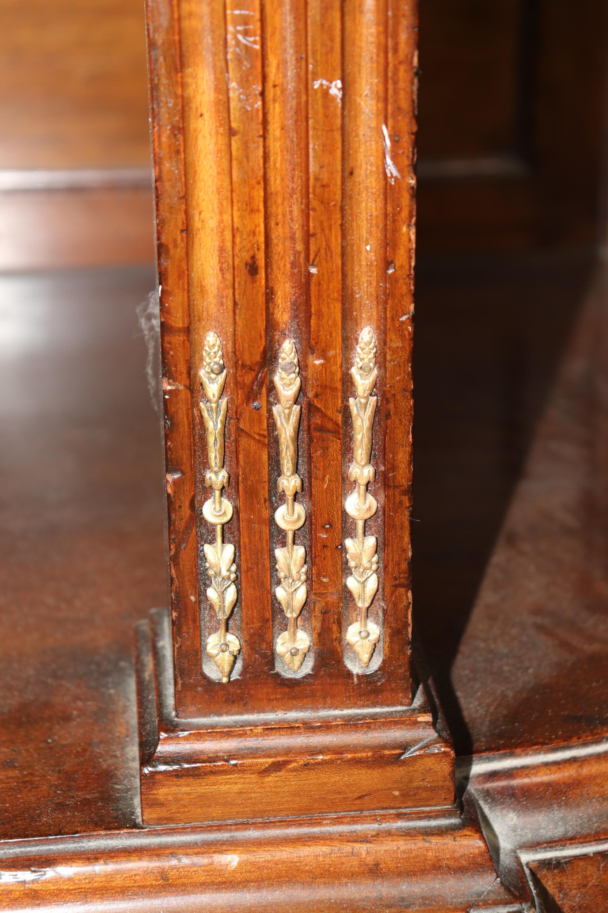 Buffet francese in stile Luigi XV con specchio montato in bronzo e piano in marmo, circa 1890 in vendita 7