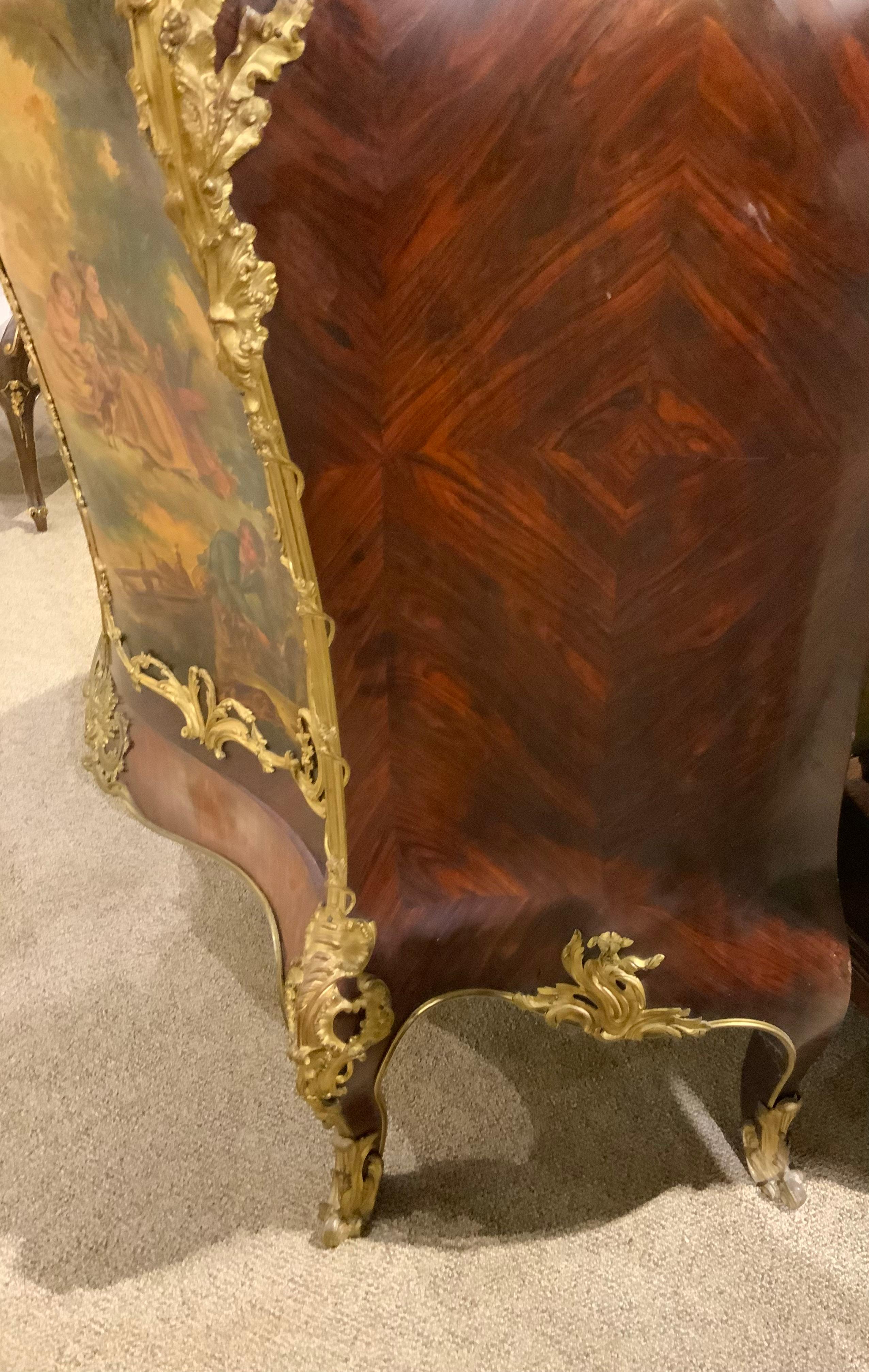 French louis XV-Style cabinet, 19 th c. with the Verni Martin Technique In condizioni buone in vendita a Houston, TX