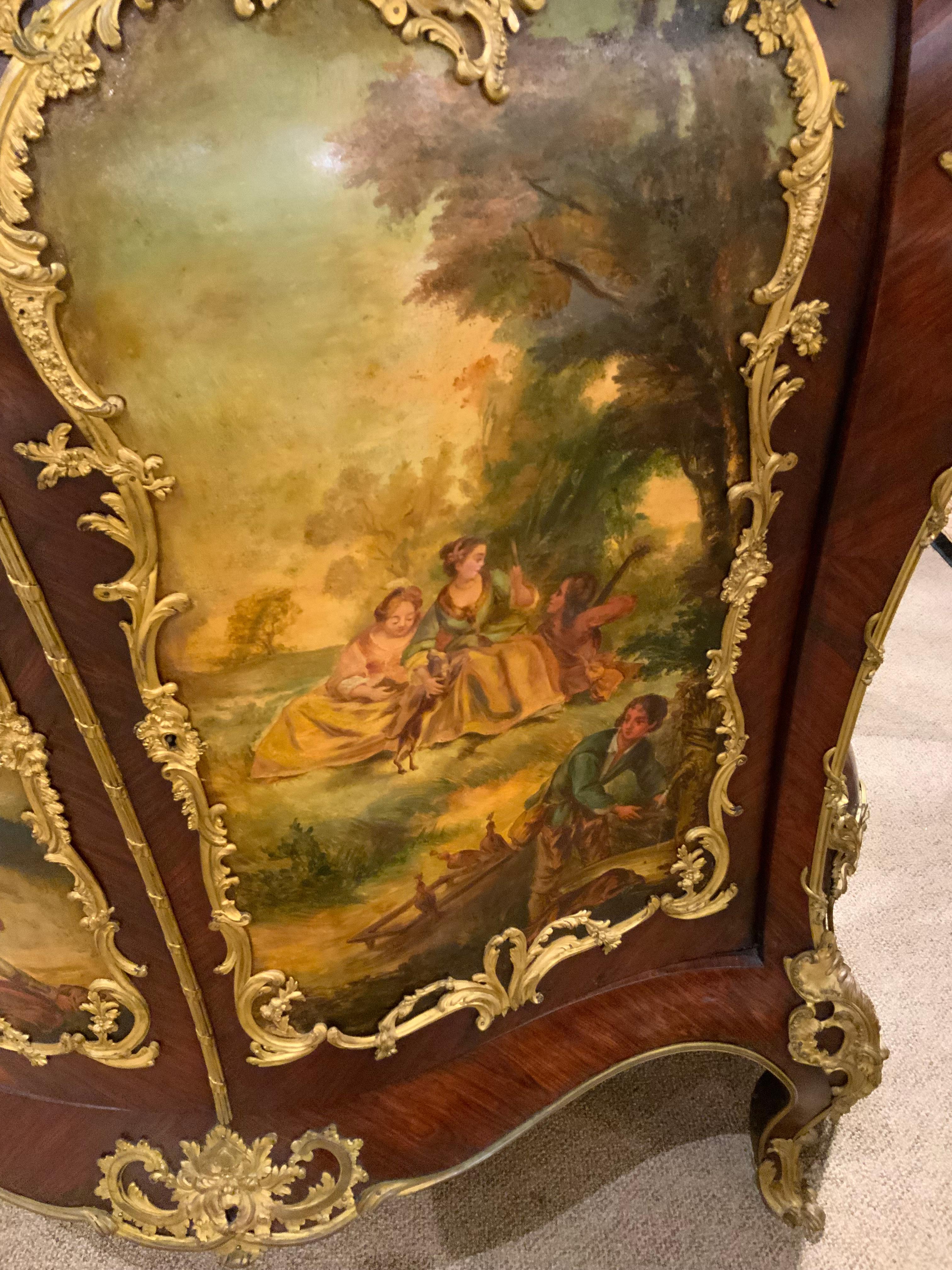Bronzo French louis XV-Style cabinet, 19 th c. with the Verni Martin Technique in vendita