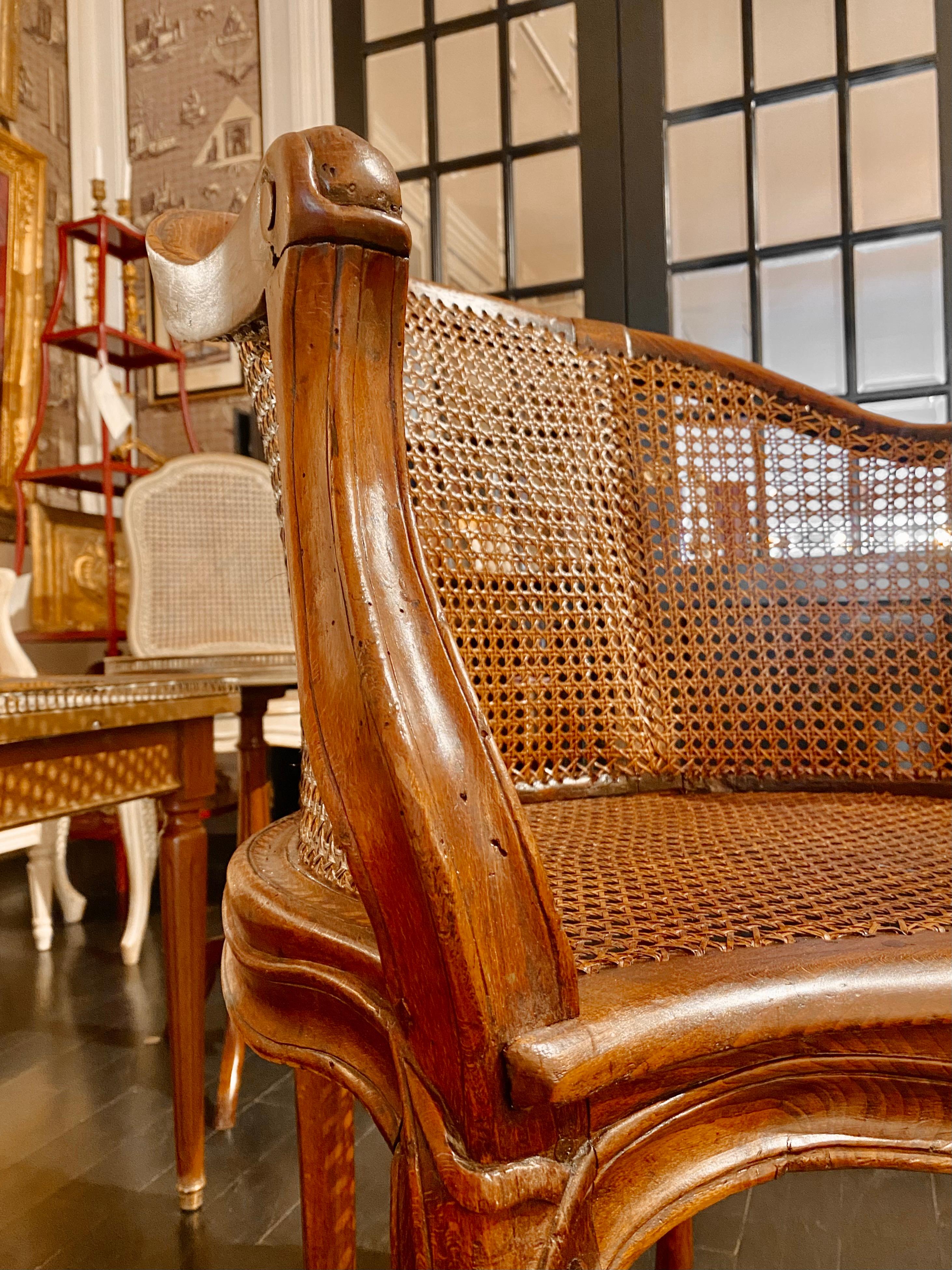 French Louis XV Style Caned Bergère Armchair en venta 4
