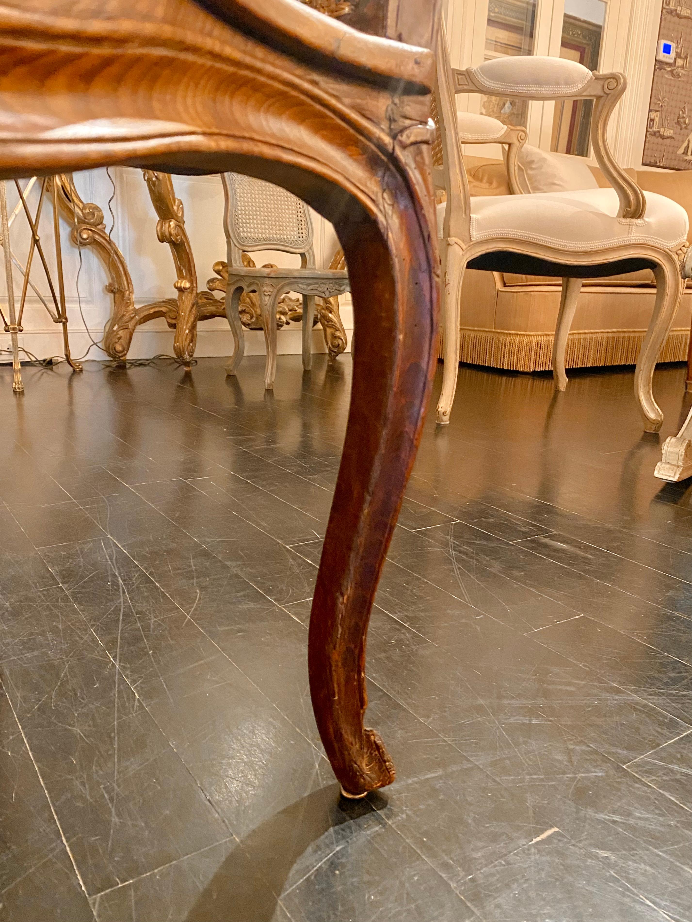 French Louis XV Style Caned Bergère Armchair en venta 7
