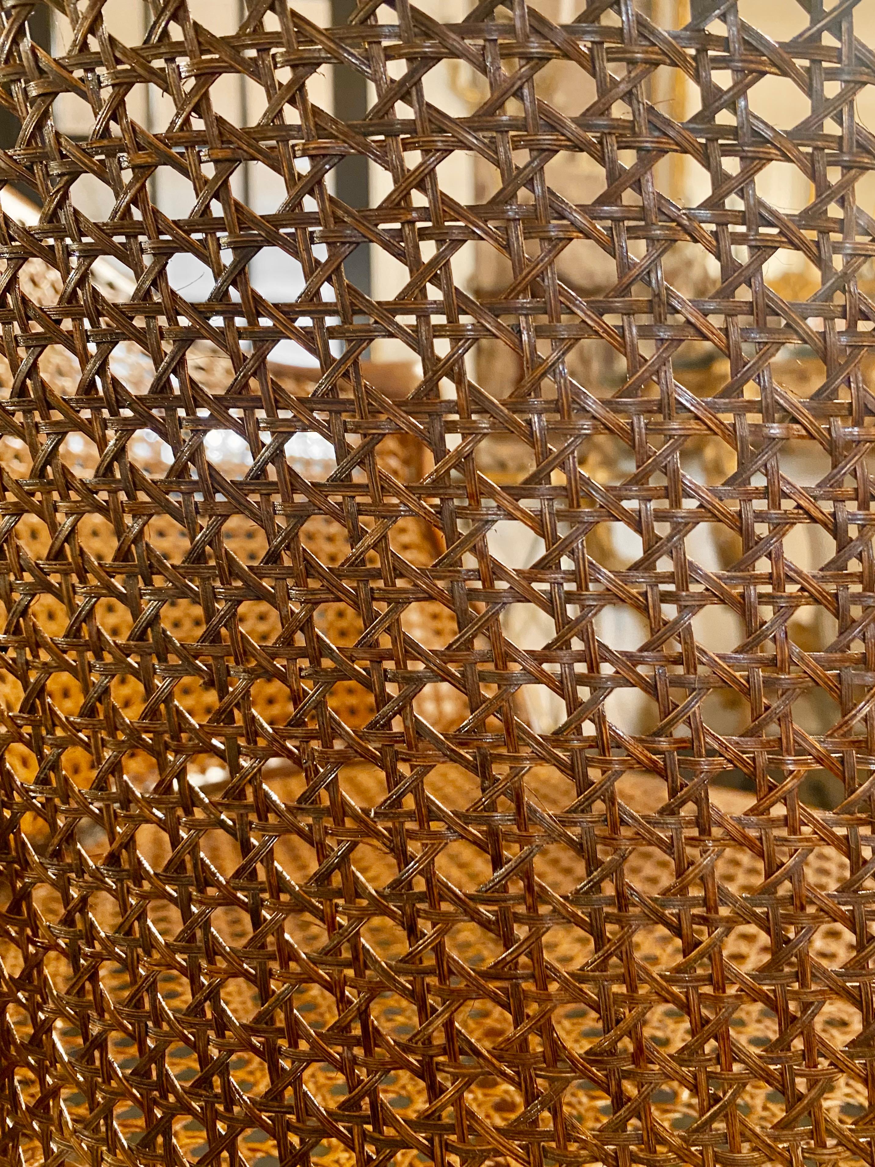 French Louis XV Style Caned Bergère Armchair en venta 1