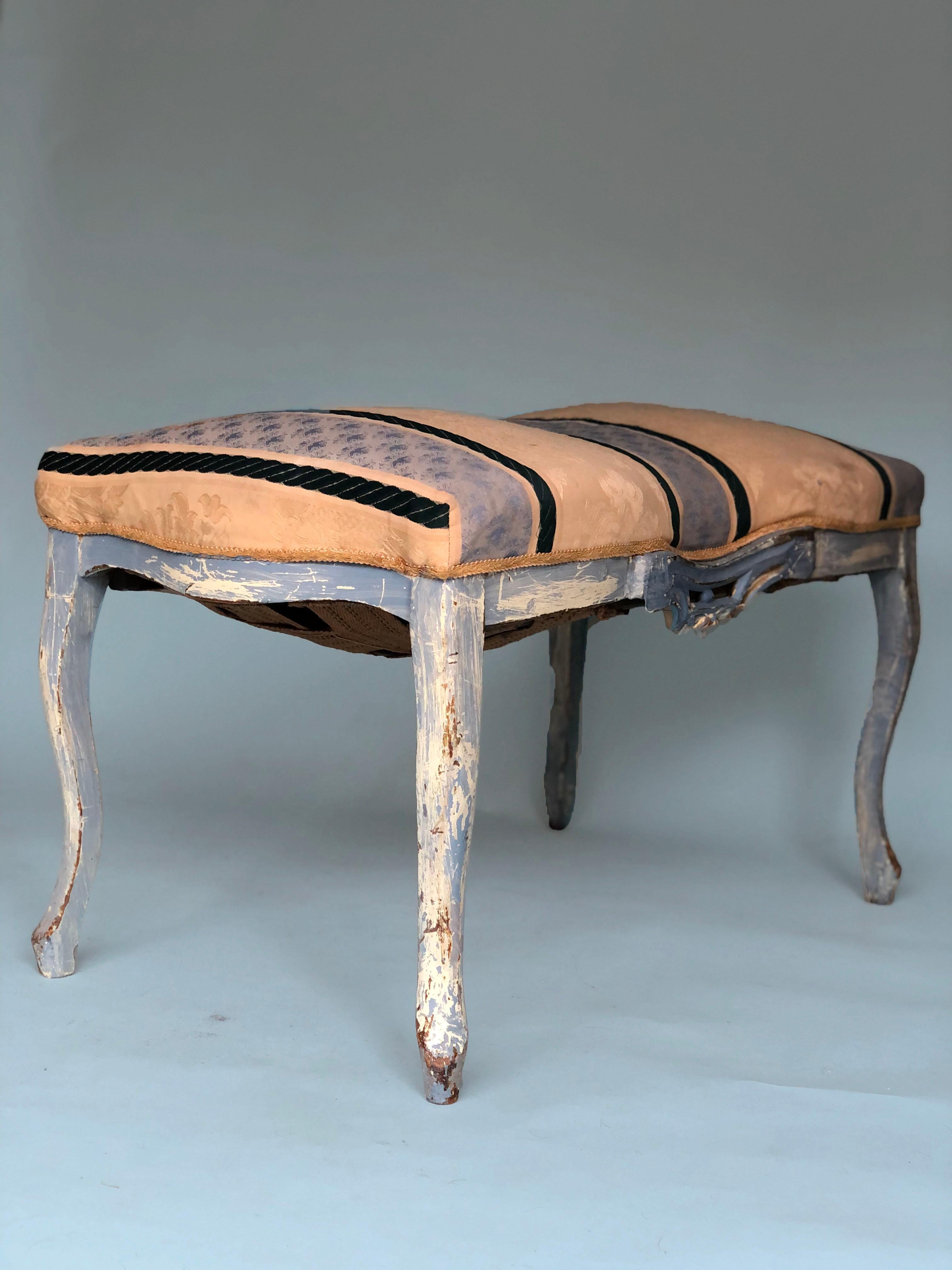 French Louis XV Style Carved Bench, Late 19th Century For Sale 3