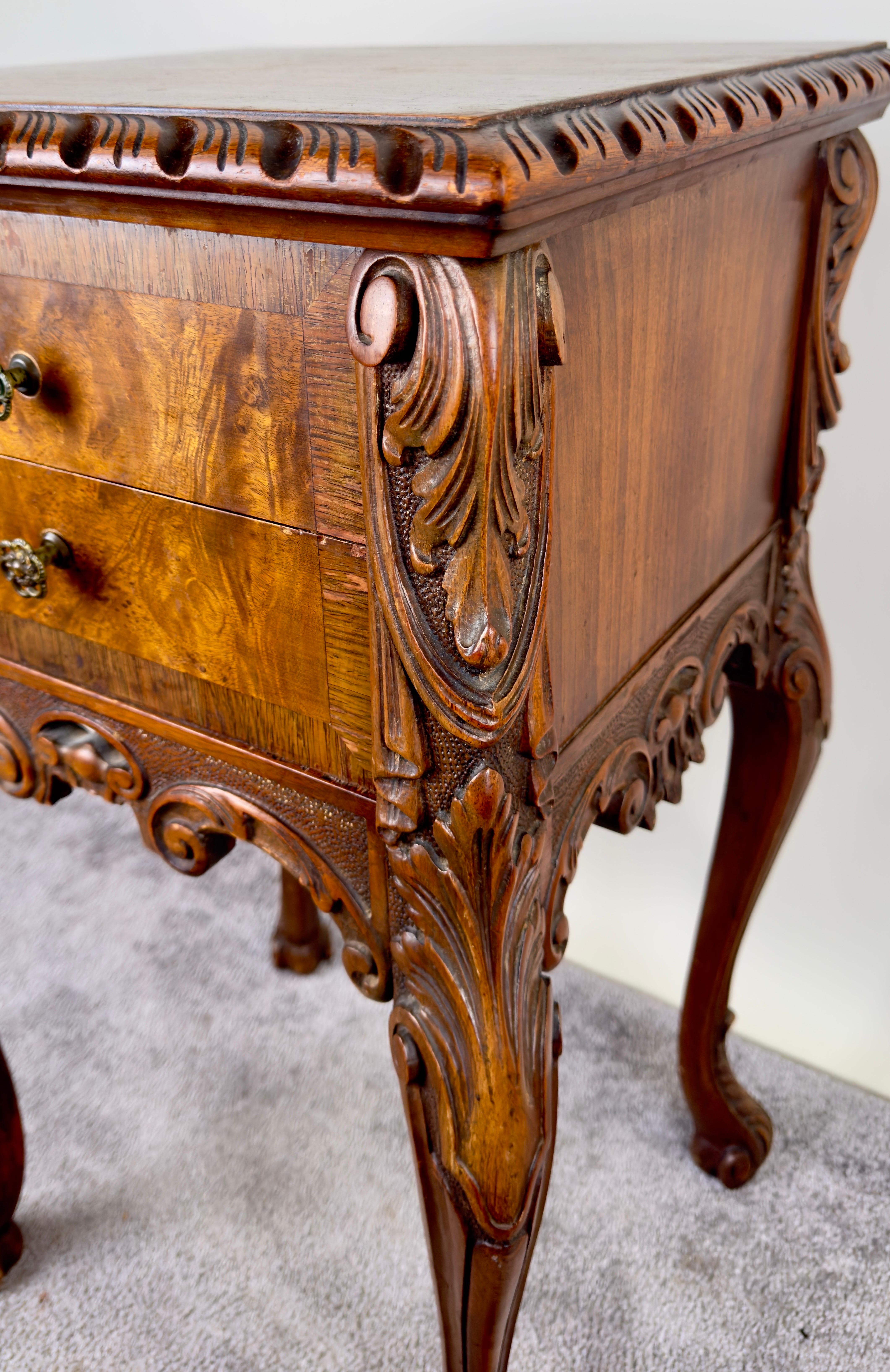 French Louis XV Style Carved Burl Walnut Side, end Table or Nightstand  For Sale 7