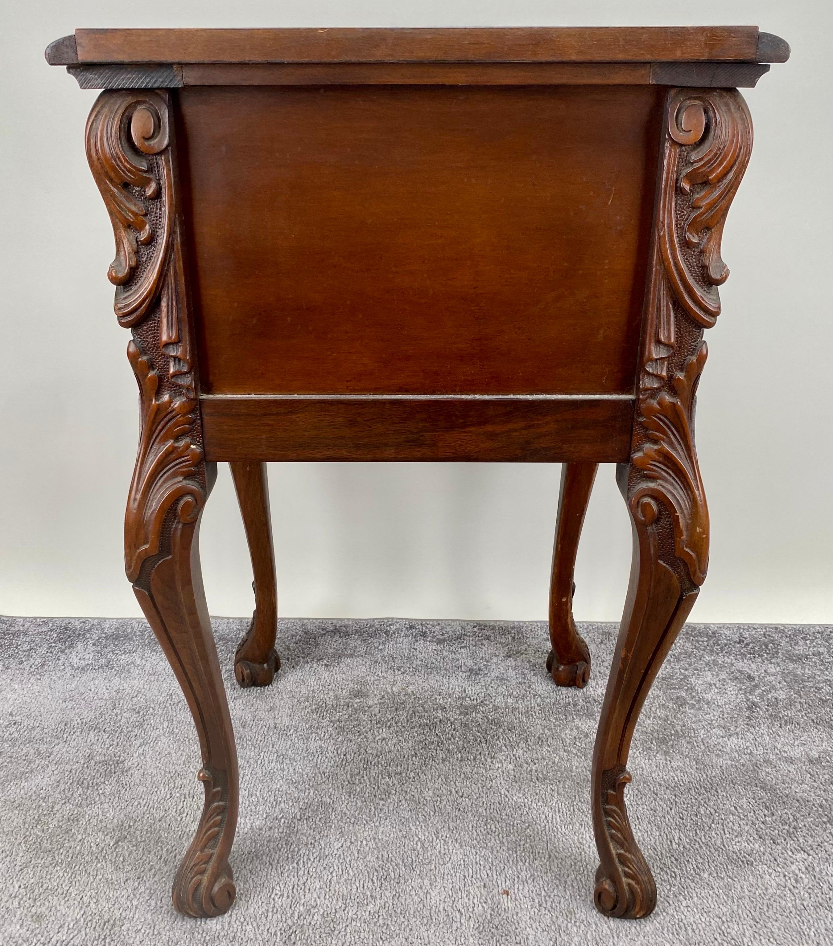 French Louis XV Style Carved Burl Walnut Side, end Table or Nightstand  For Sale 1