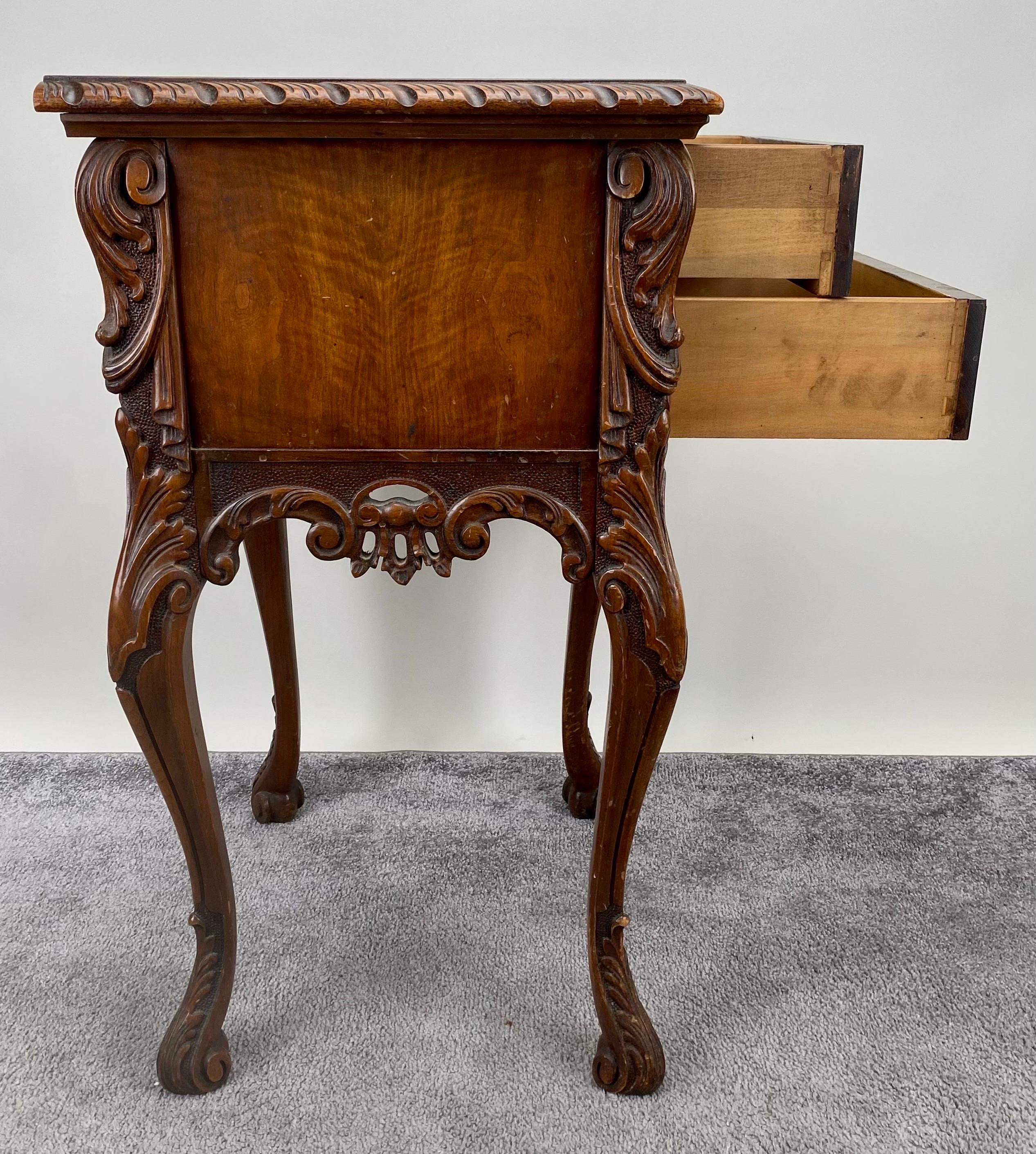 French Louis XV Style Carved Burl Walnut Side, end Table or Nightstand  For Sale 3