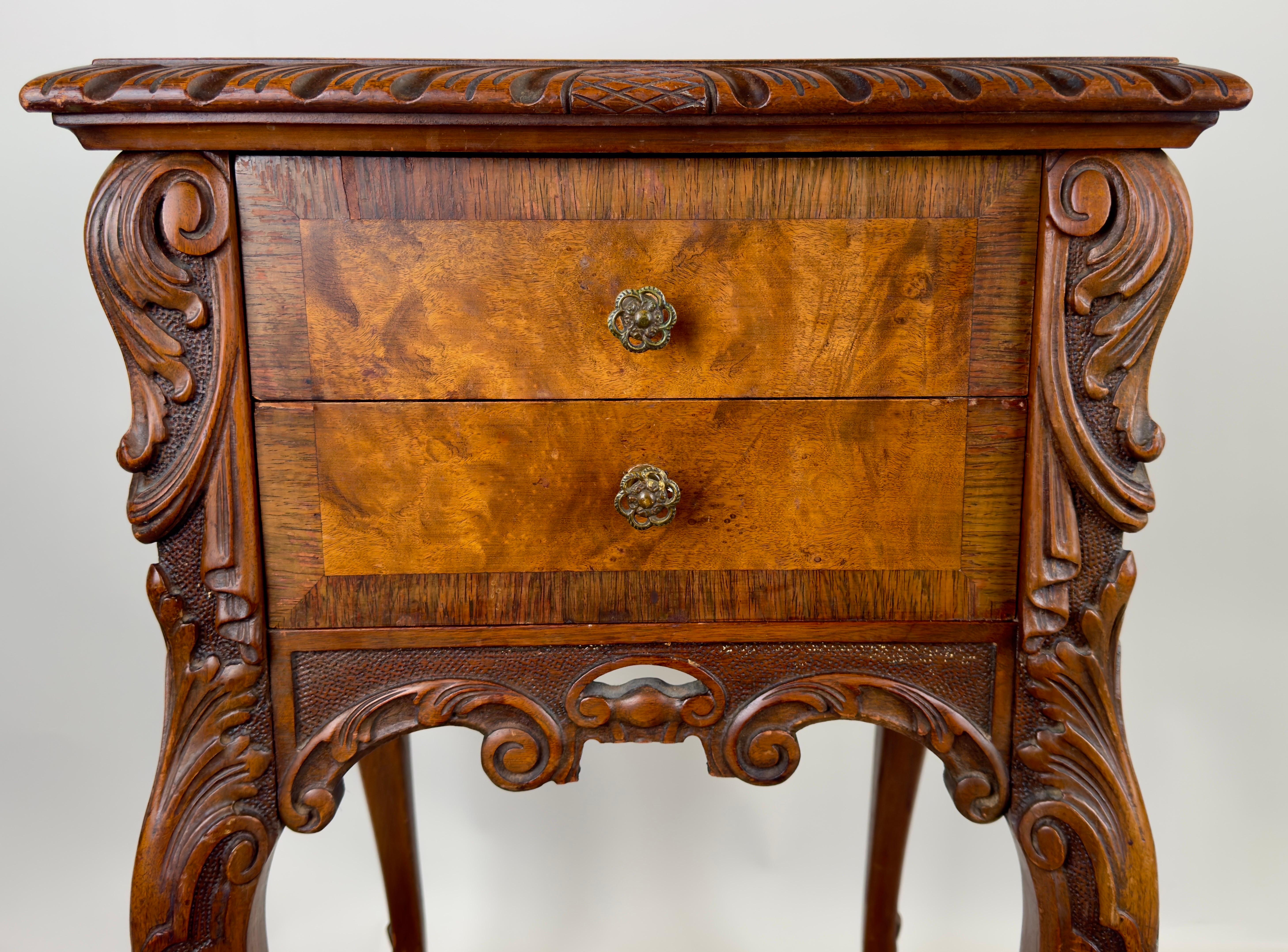 French Louis XV Style Carved Burl Walnut Side, end Table or Nightstand  For Sale 5