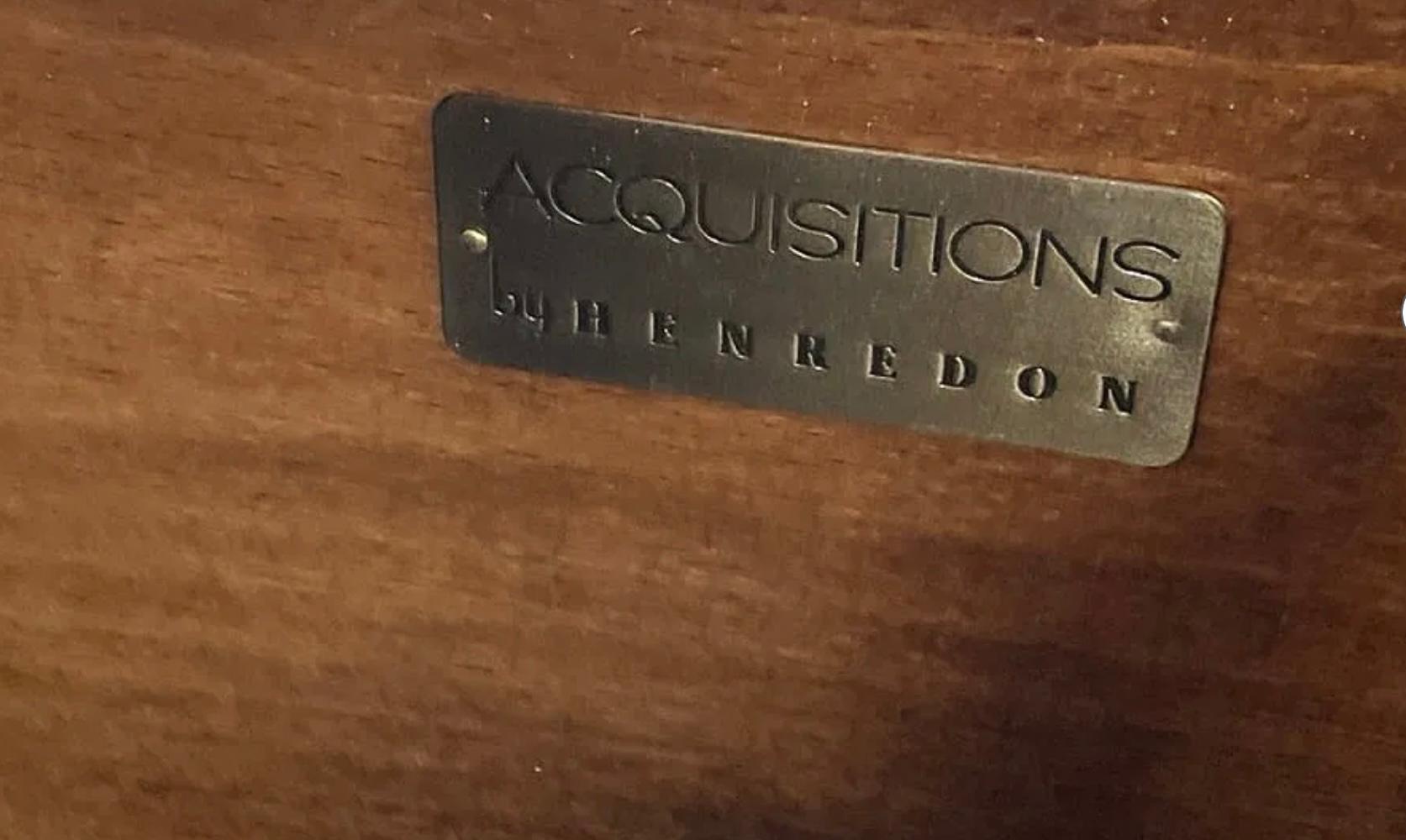 XX secolo Cassettone in legno intagliato in stile Luigi XV di Henredon in vendita