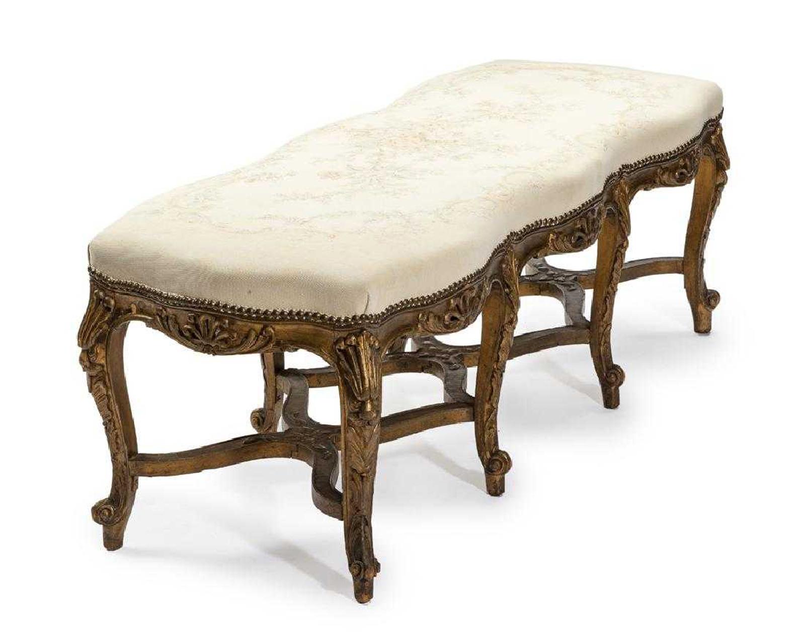 French Louis XV Style Carved Giltwood Bench, 19th Century In Good Condition In Cypress, CA