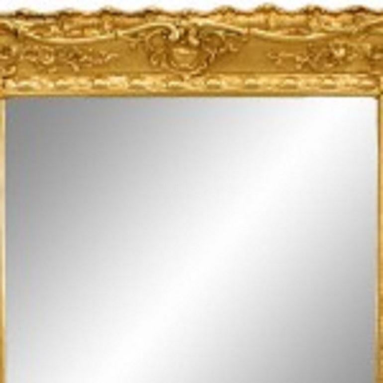 Francese Specchio da parete in legno dorato intagliato in stile Luigi XV francese in vendita