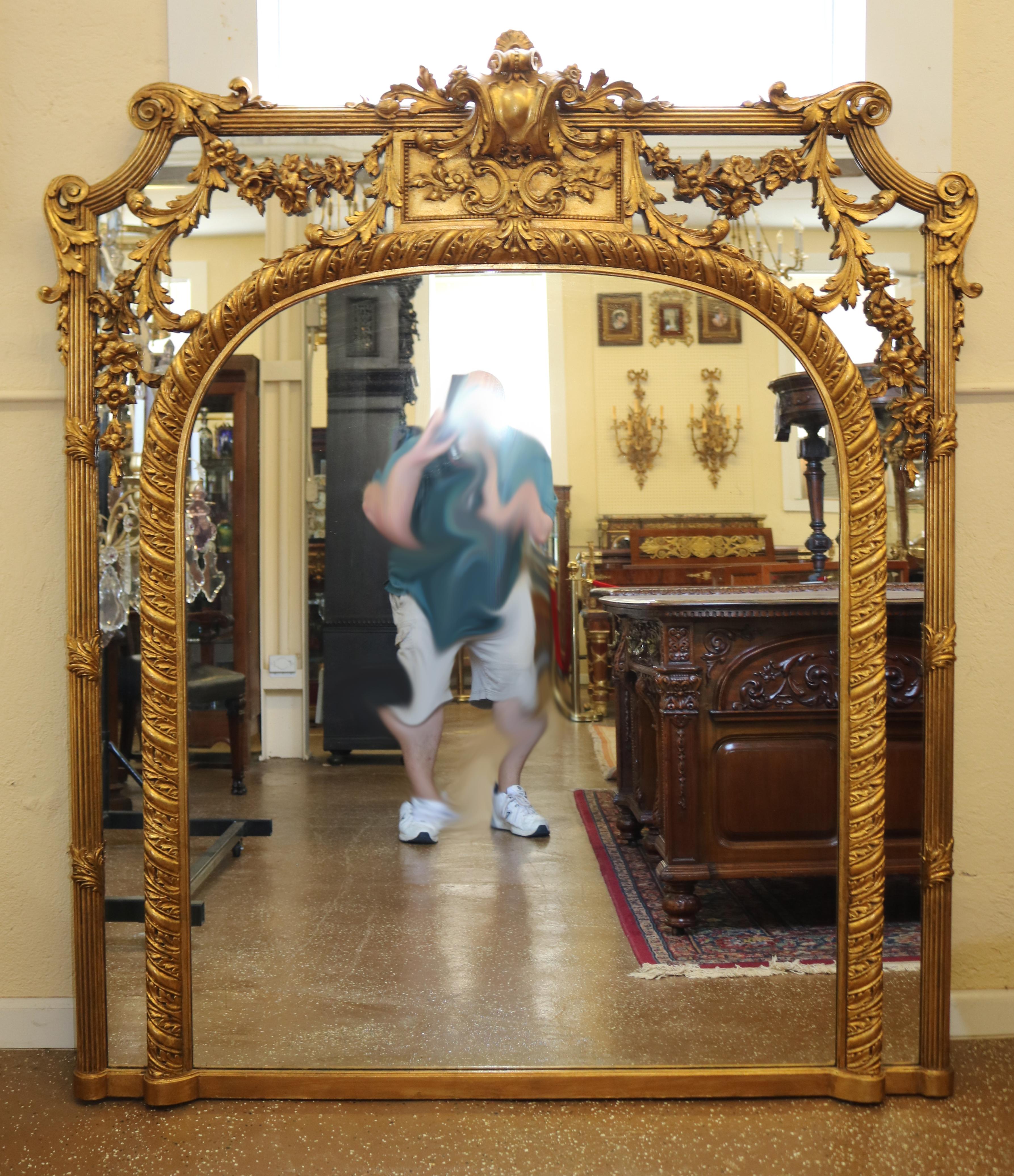 French Louis XV Style Carved Gold Gilt Turn of The Century Mirror In Good Condition In Long Branch, NJ