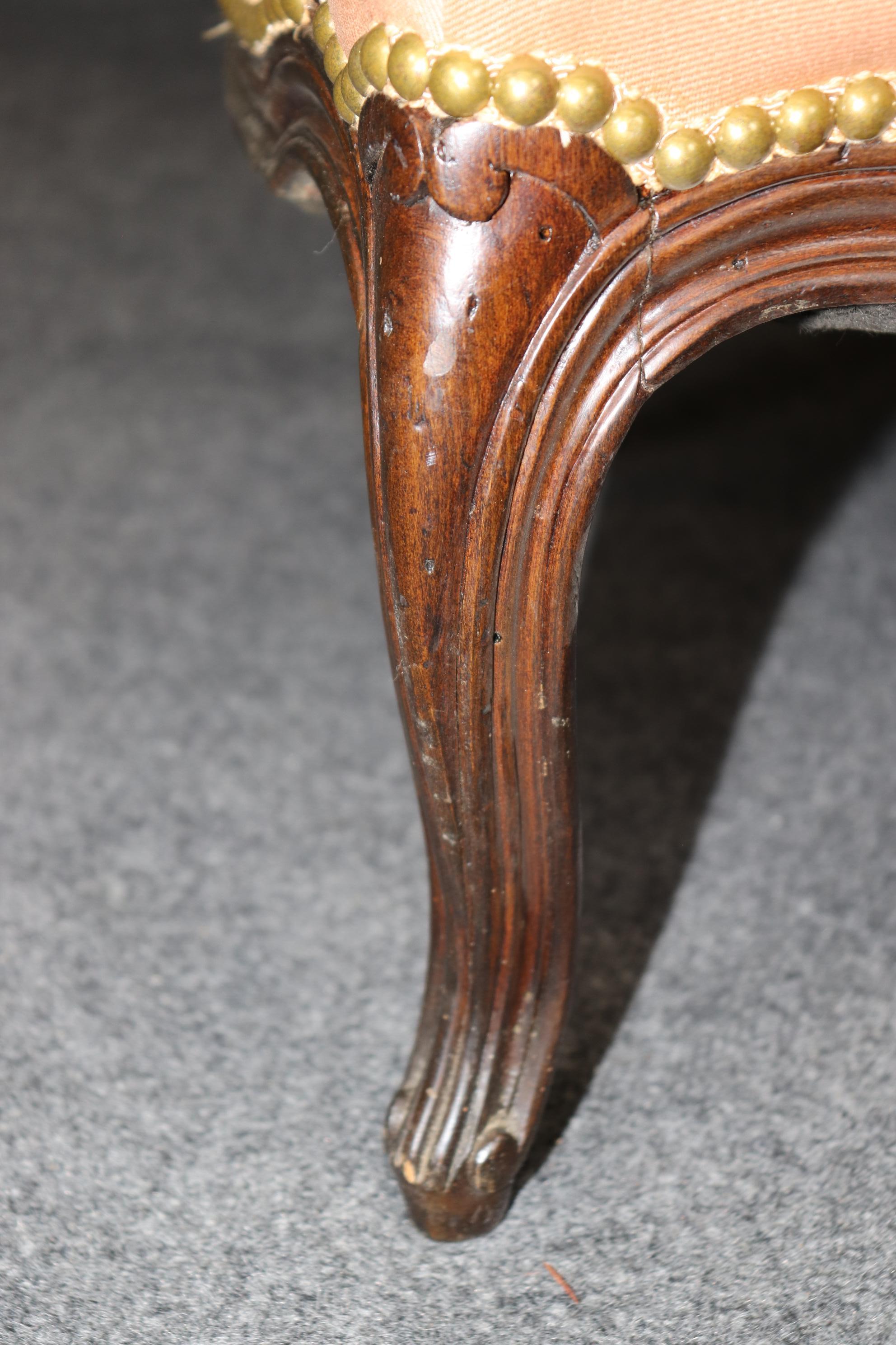 French Louis XV Style Carved Upholstered Bergere Chair For Sale 2