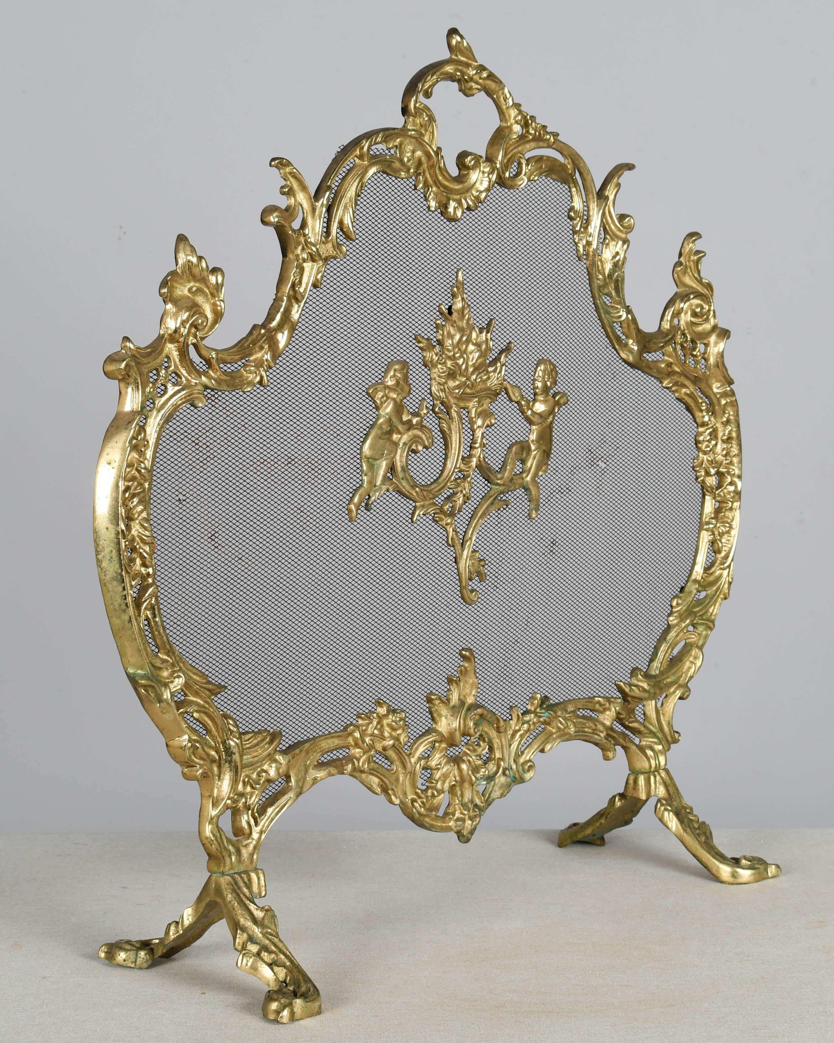 Moulage Pare-feu français de style Louis XV en bronze moulé en vente