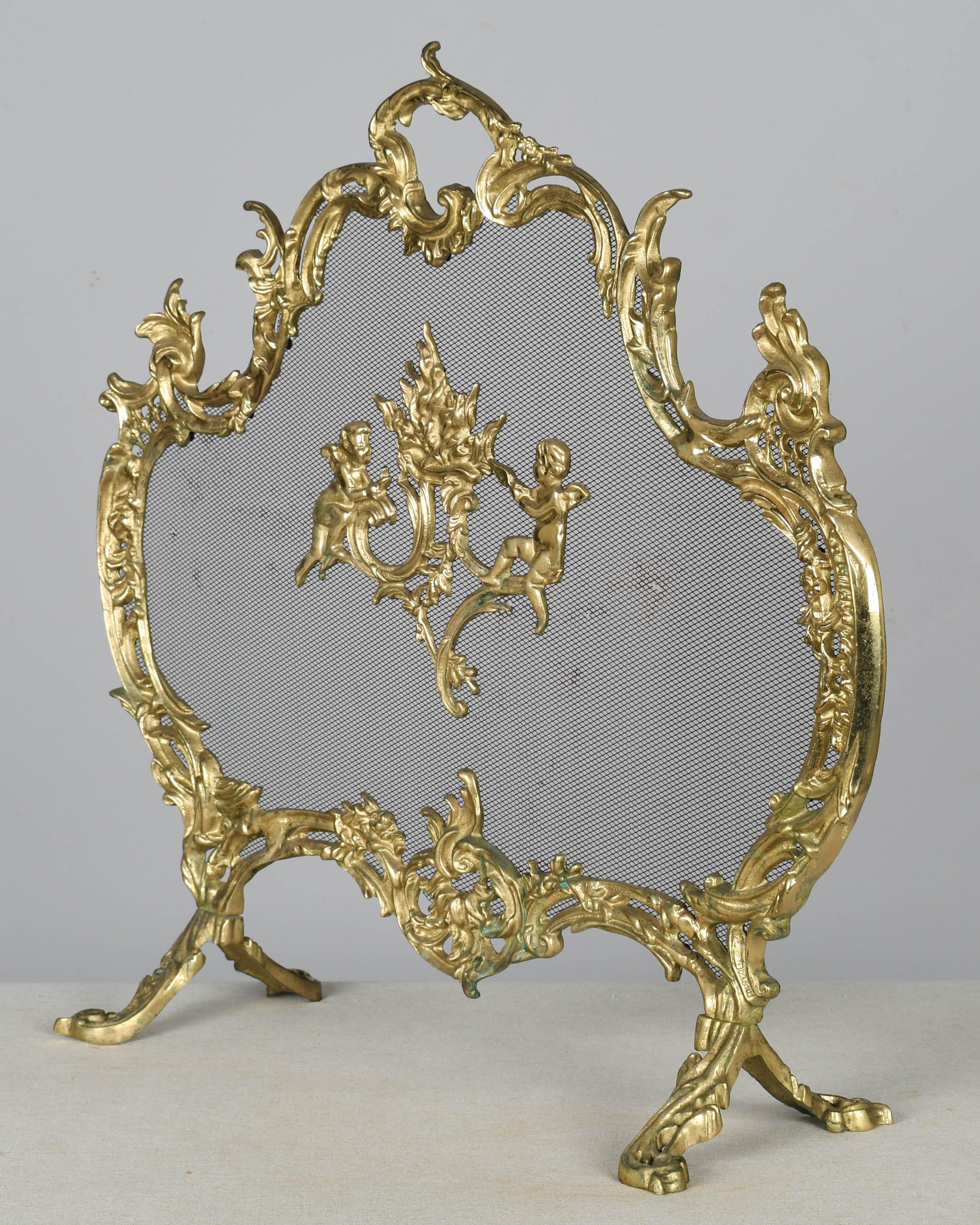 Pare-feu français de style Louis XV en bronze moulé Bon état - En vente à Winter Park, FL
