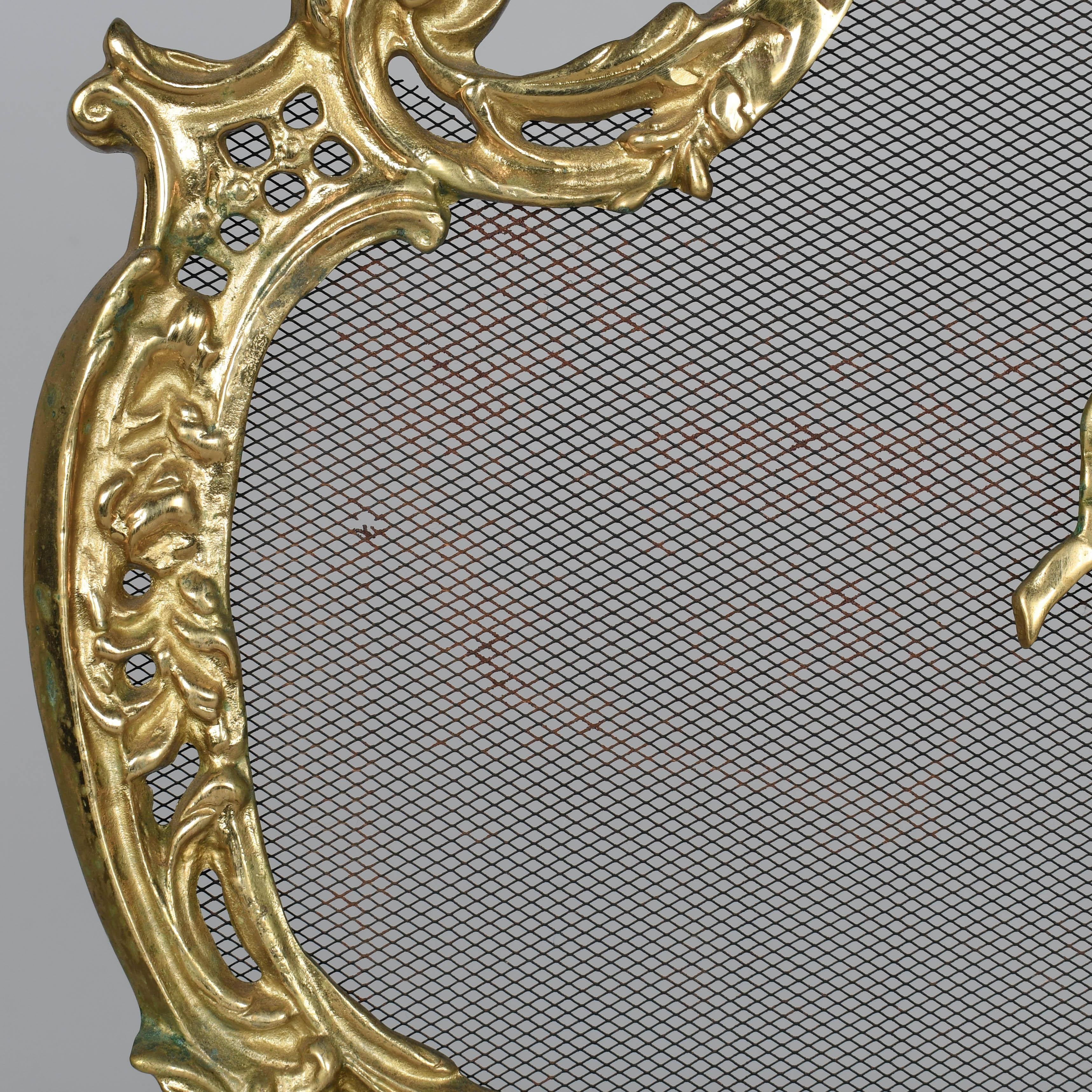 Pare-feu français de style Louis XV en bronze moulé en vente 1