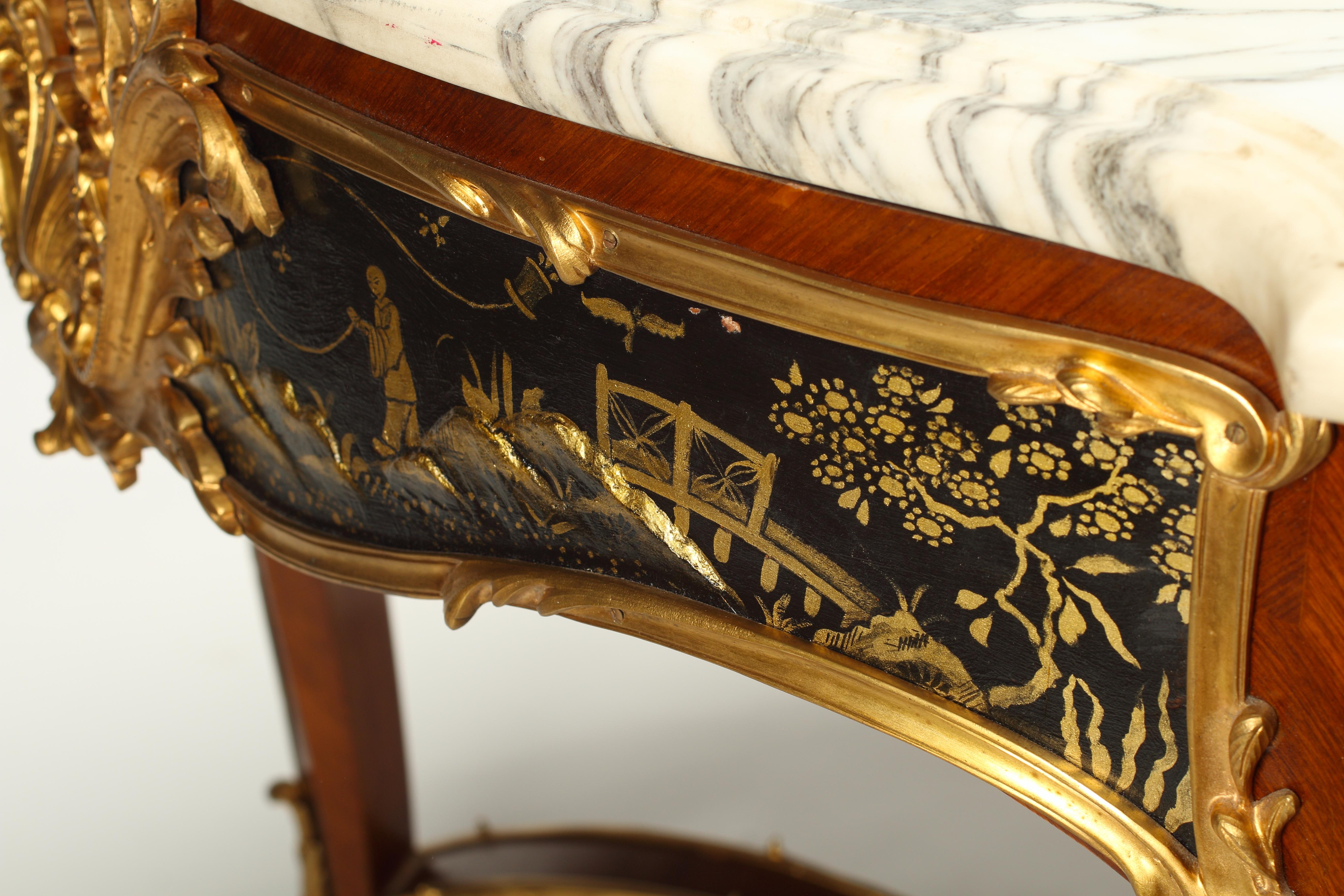 Mesa de centro francesa estilo Luis XV con paneles de laca japonizada negra en venta 5