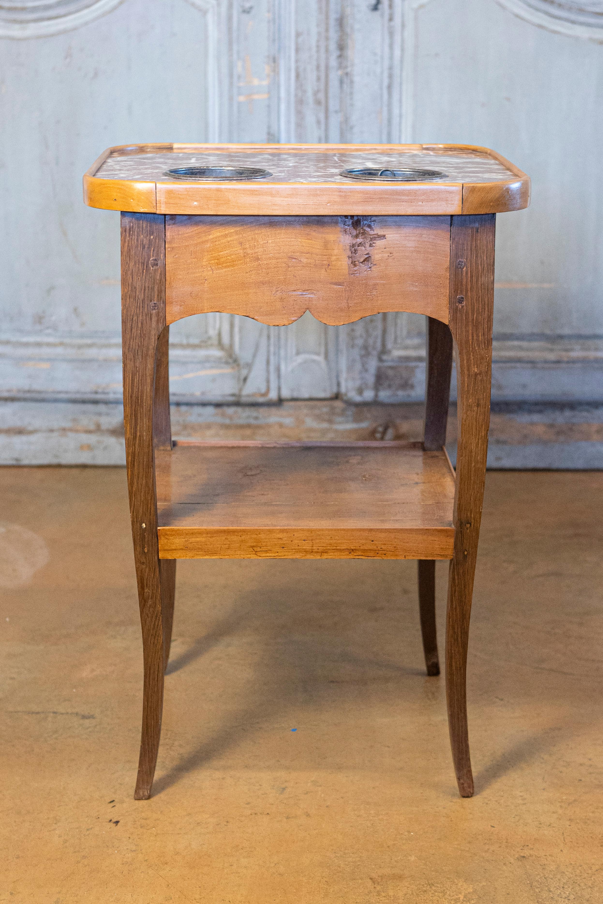 XIX secolo Rafraîchissoir francese in ciliegio in stile Luigi XV con piano in marmo rosso, 1850 circa in vendita