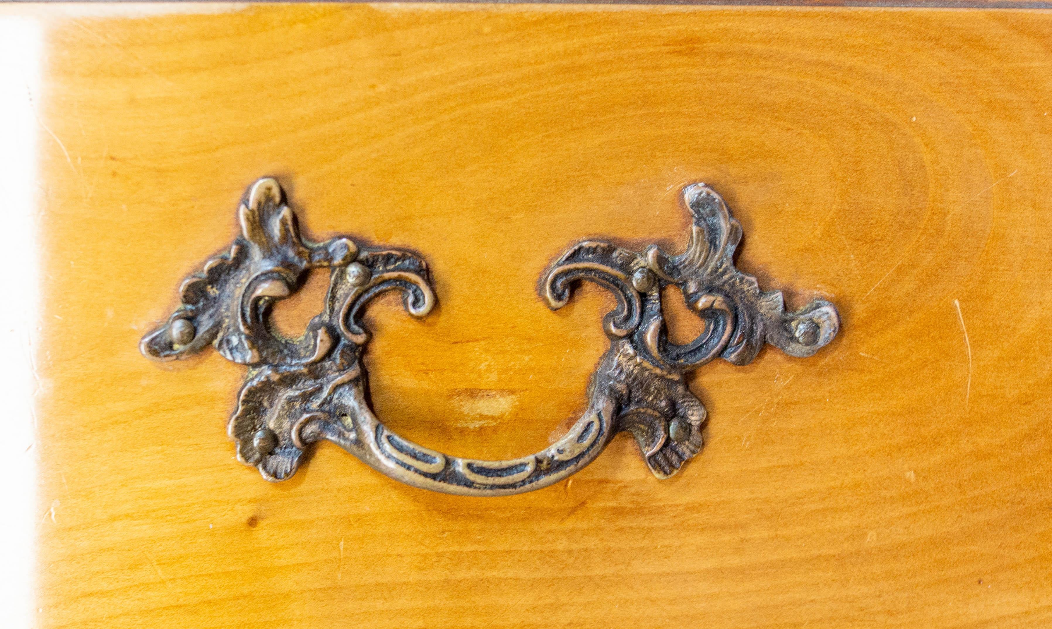 Cassettiera Commode Semainier in legno di ciliegio in stile Luigi XV, 1980 ca. in vendita 4