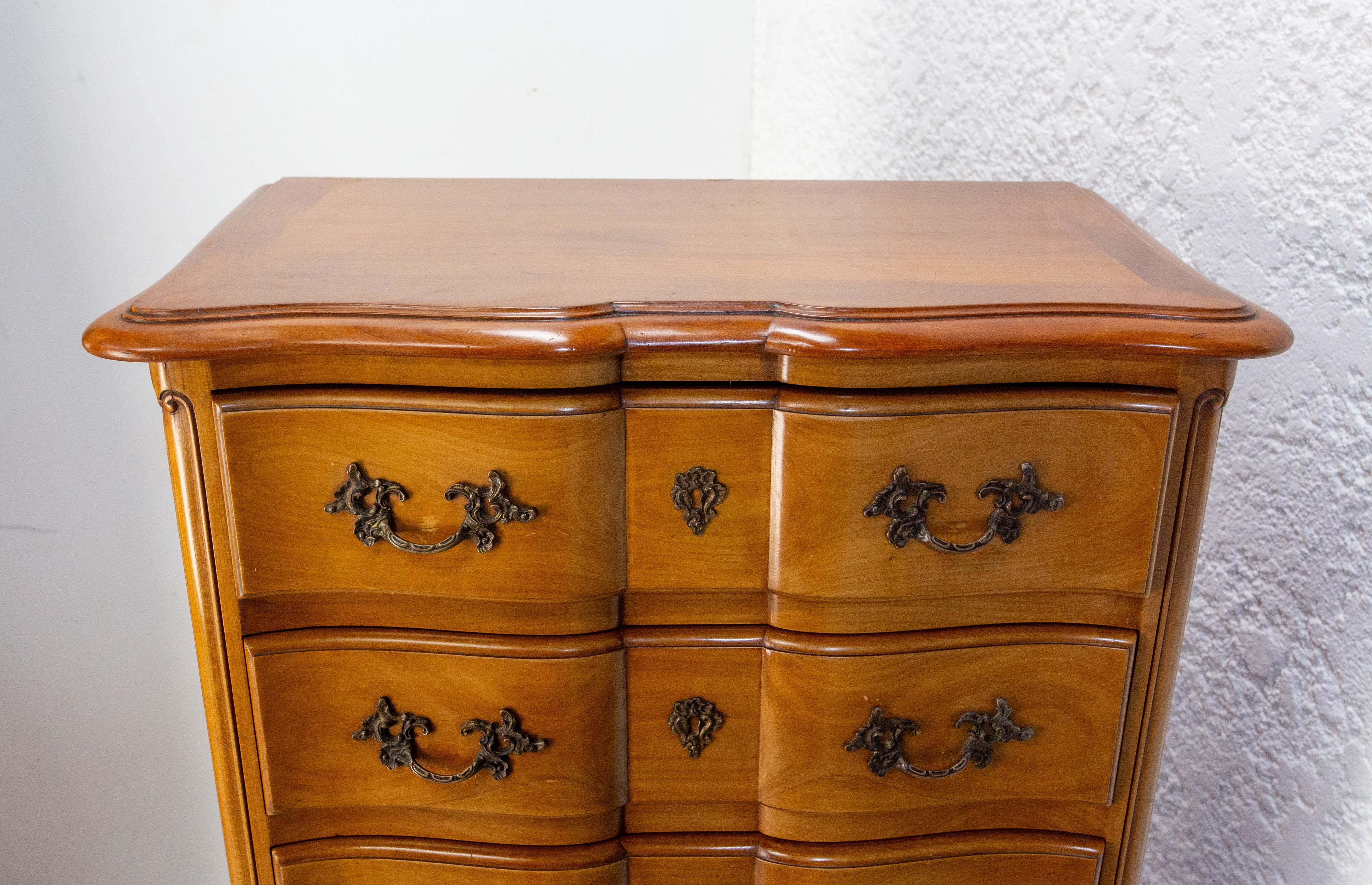 Cassettiera Commode Semainier in legno di ciliegio in stile Luigi XV, 1980 ca. in vendita 2