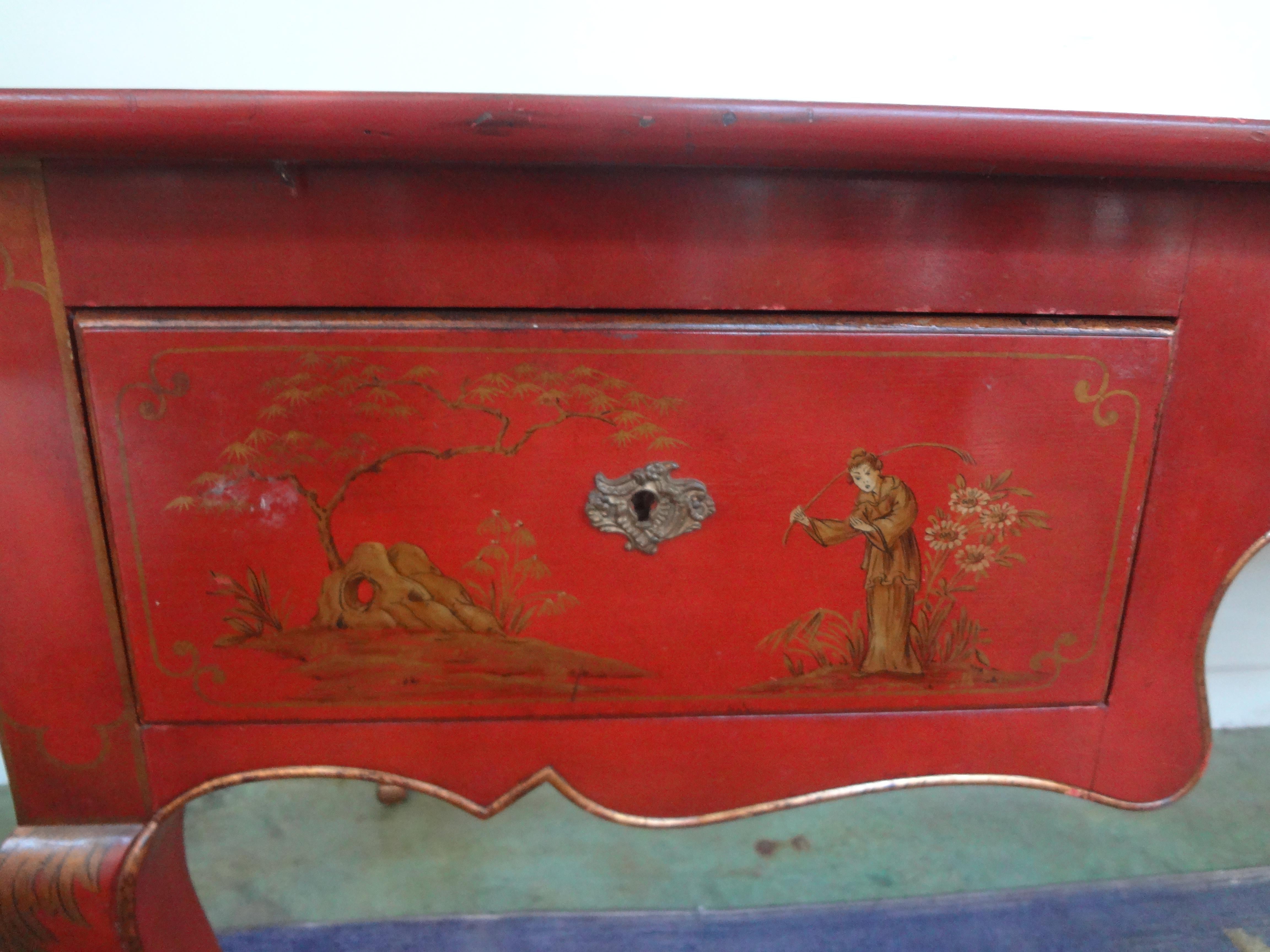 French Louis XV Style Chinoiserie Desk or Bureau Plat By Baker In Good Condition For Sale In Houston, TX