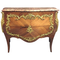 Commode française de style Louis XV, signée JVHD, 19e siècle
