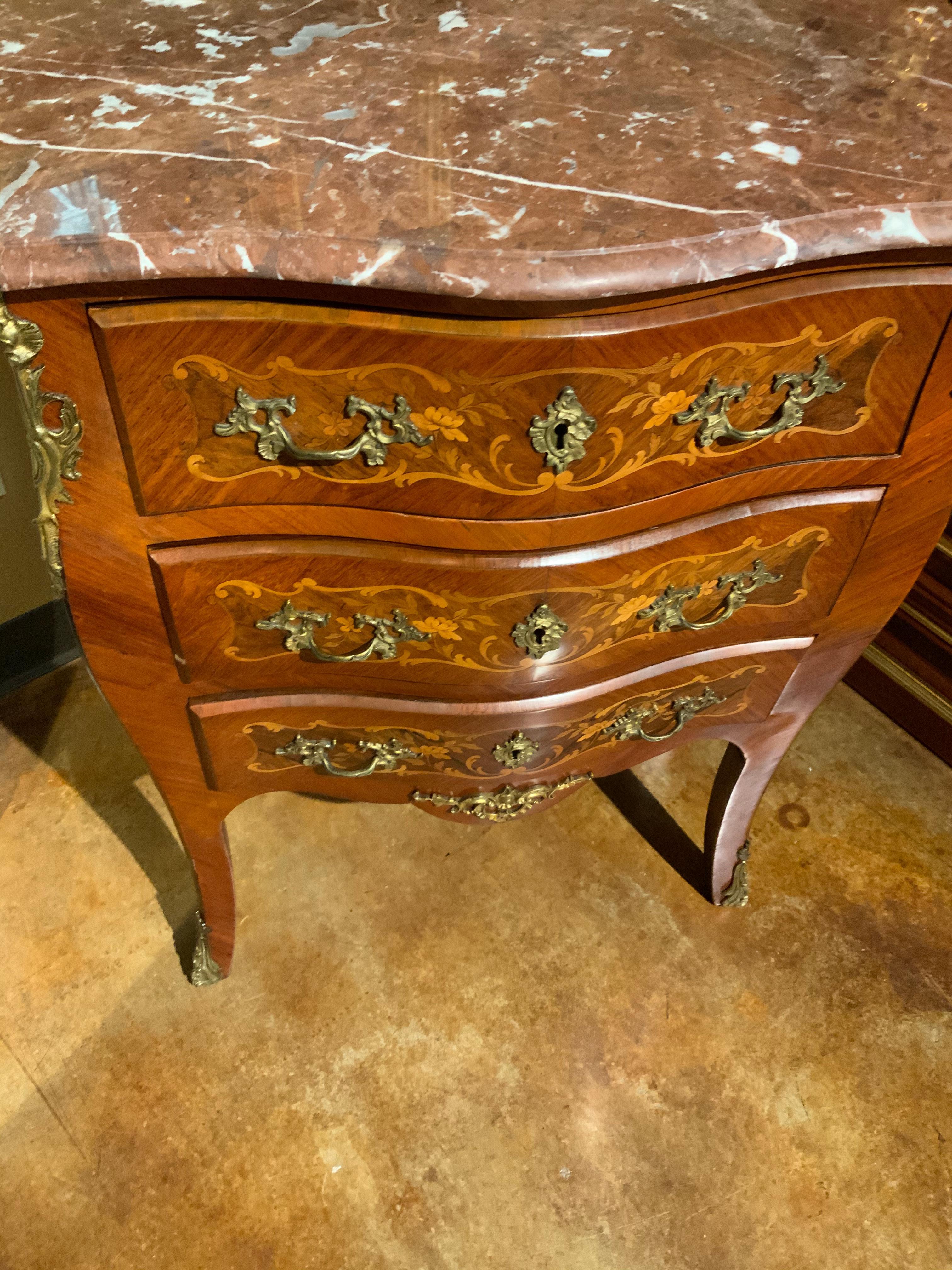 French Louis XV-Style Commode with Marquetry Inlay and Rouge Marble Top In Good Condition In Houston, TX