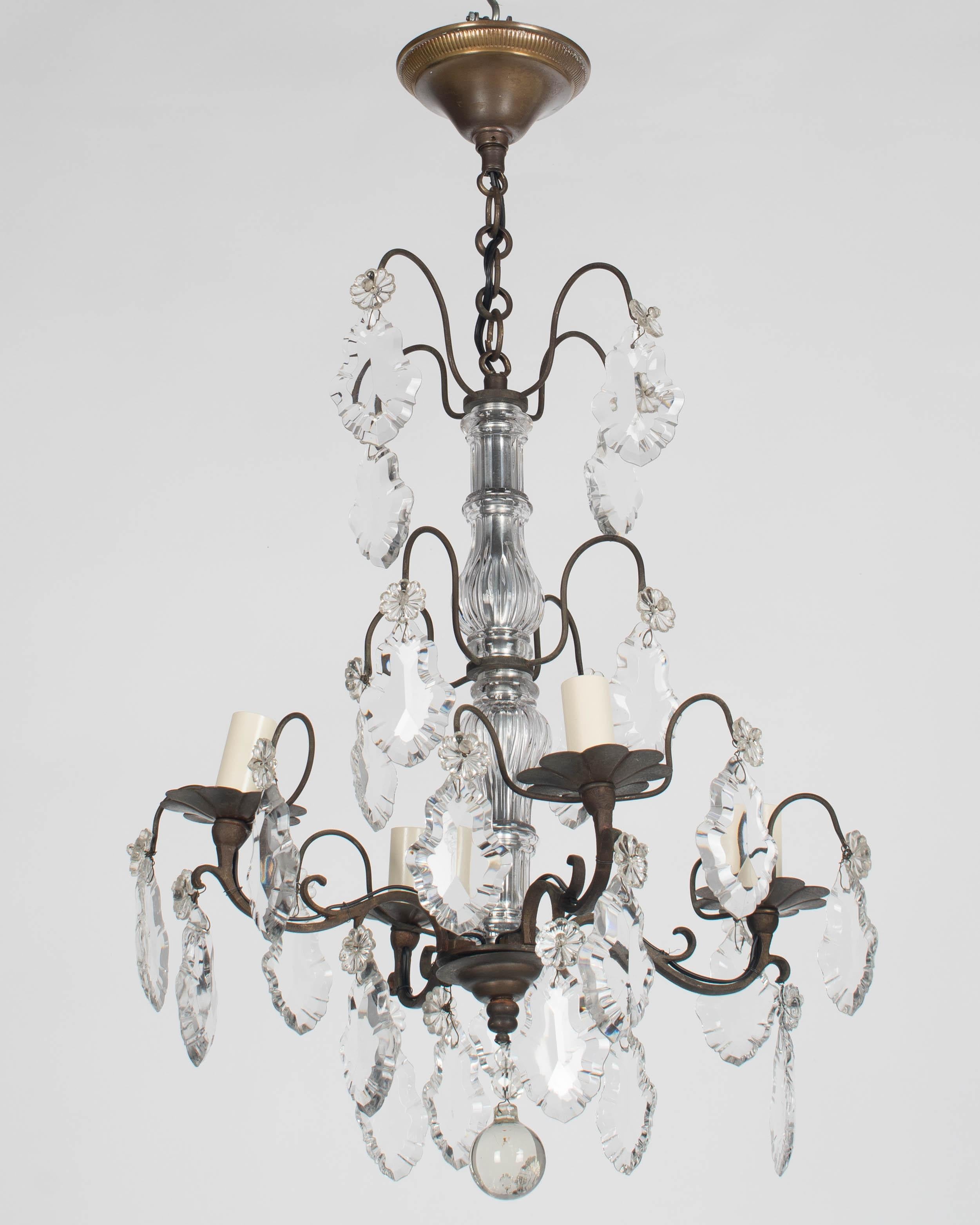 Französischer Kristall-Kronleuchter im Louis-XV-Stil (Gegossen) im Angebot