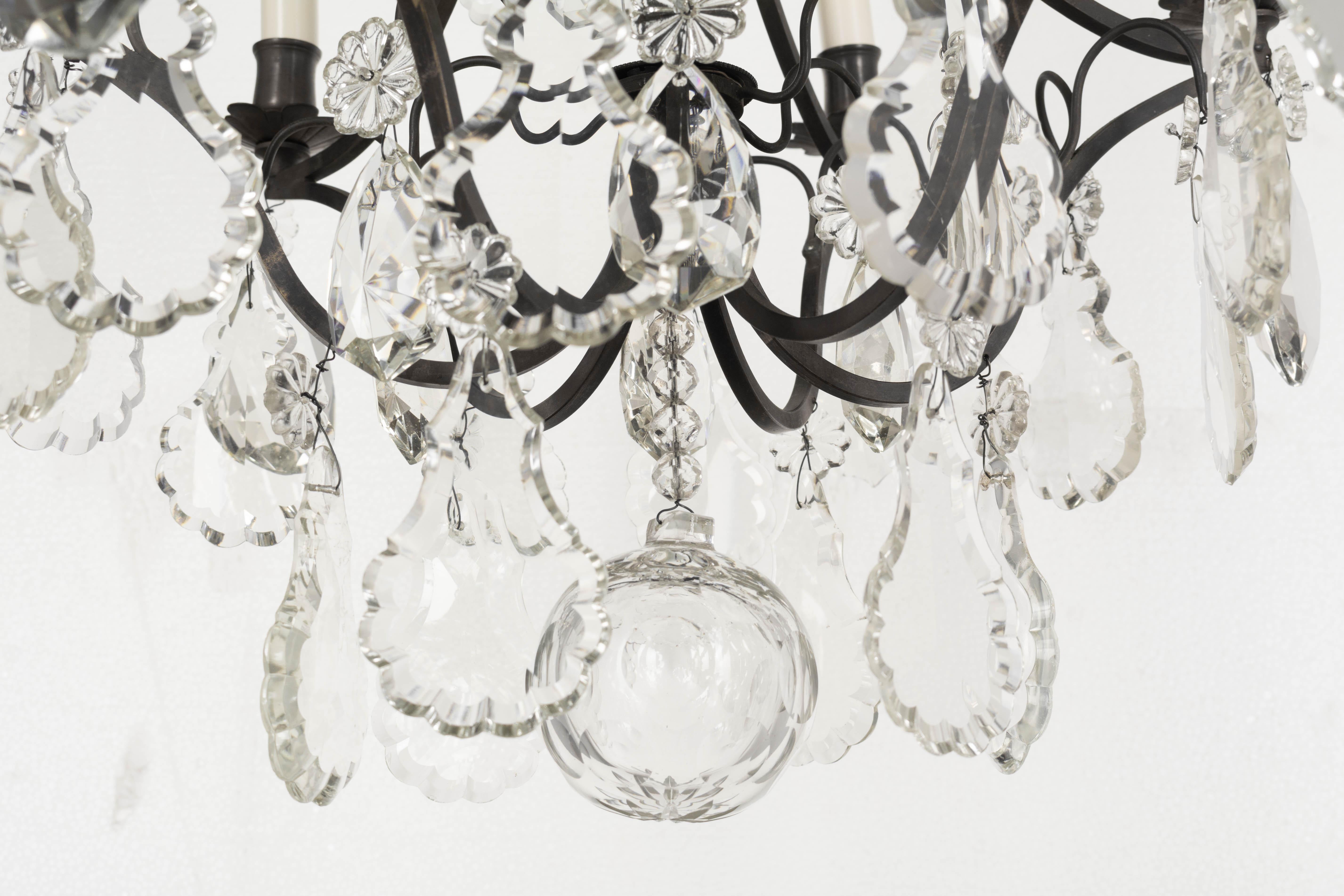 Französischer Kristall-Kronleuchter im Louis-XV-Stil (Messing) im Angebot