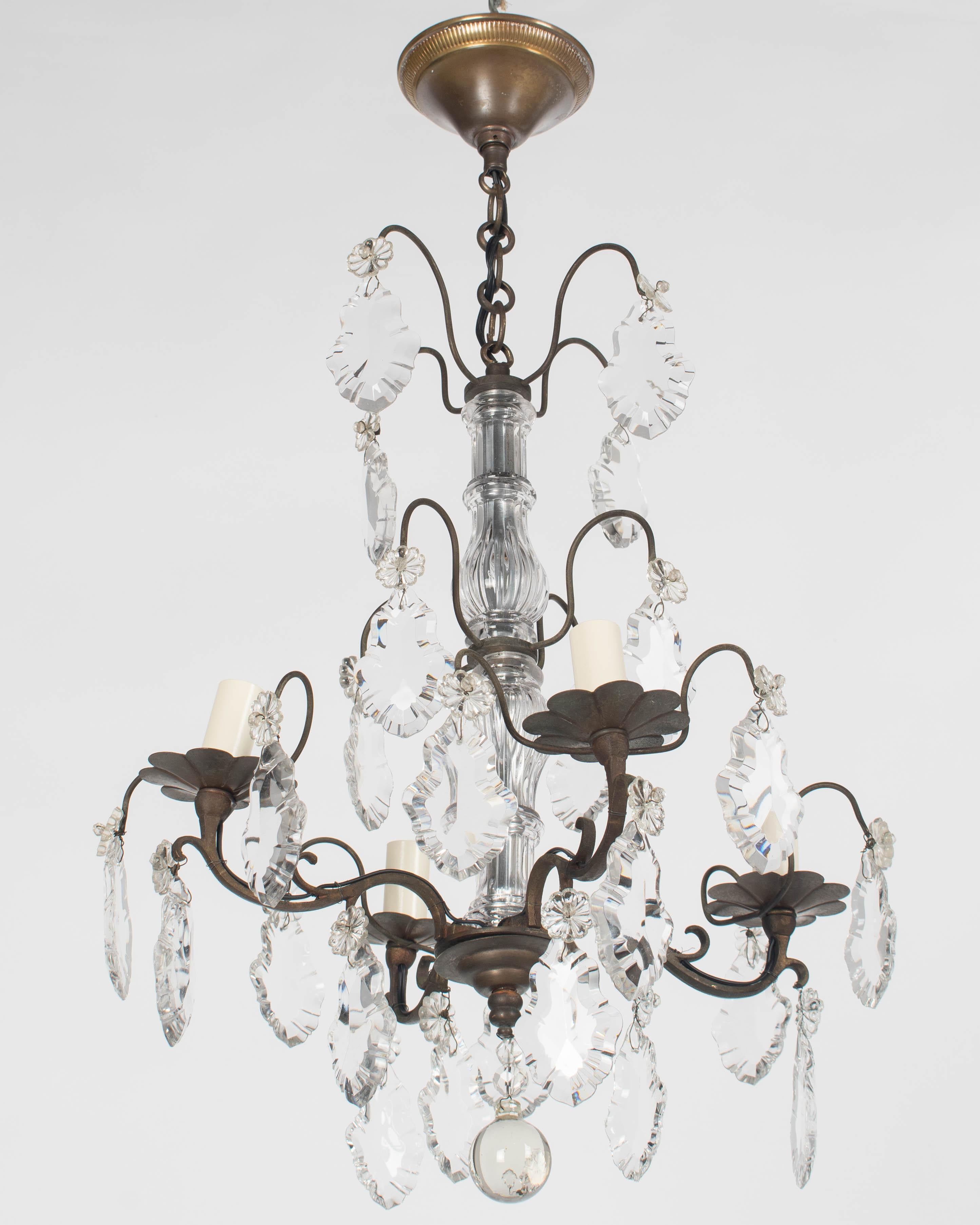 Französischer Kristall-Kronleuchter im Louis-XV-Stil (20. Jahrhundert) im Angebot