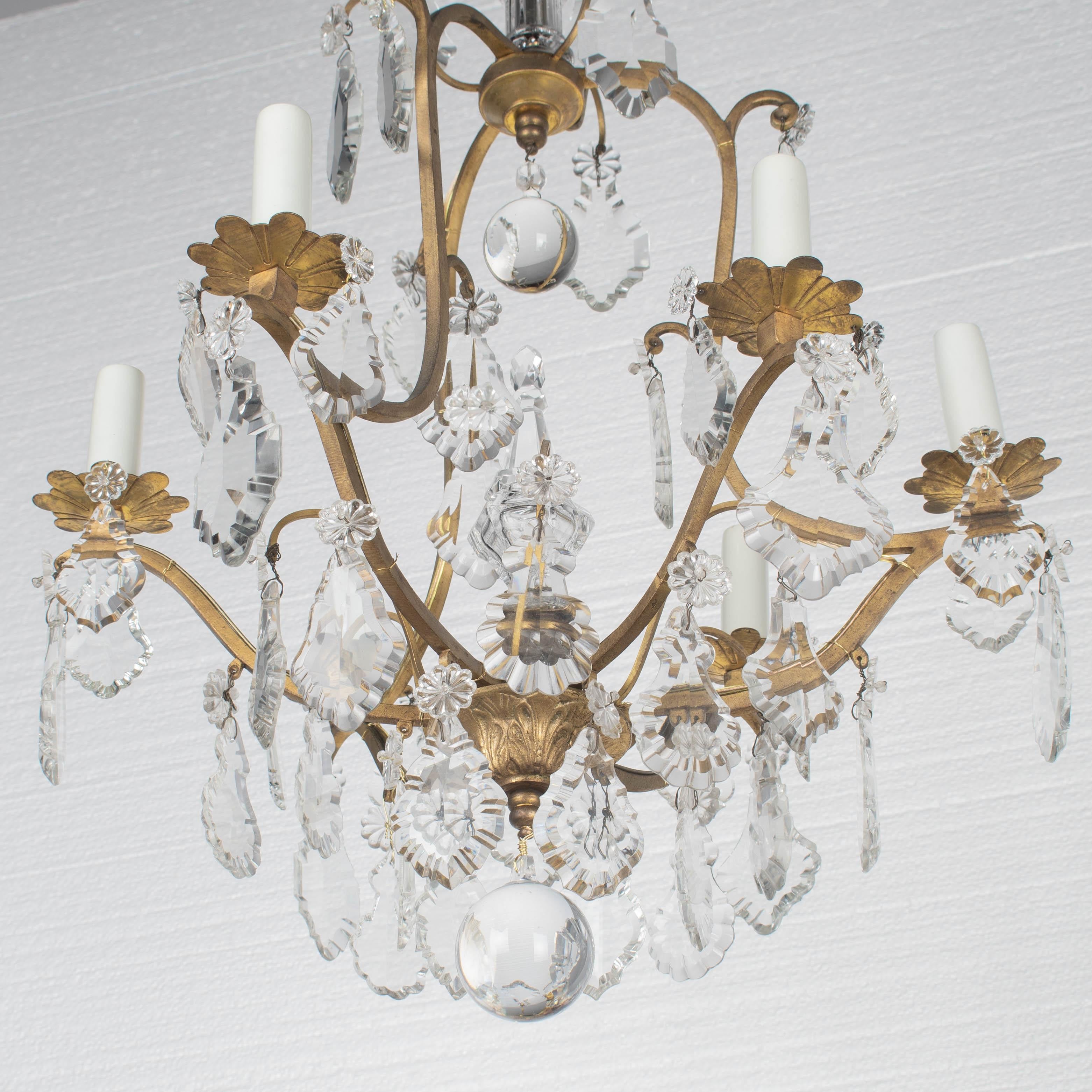 Lampadario di cristallo francese in stile Luigi XV in vendita 1