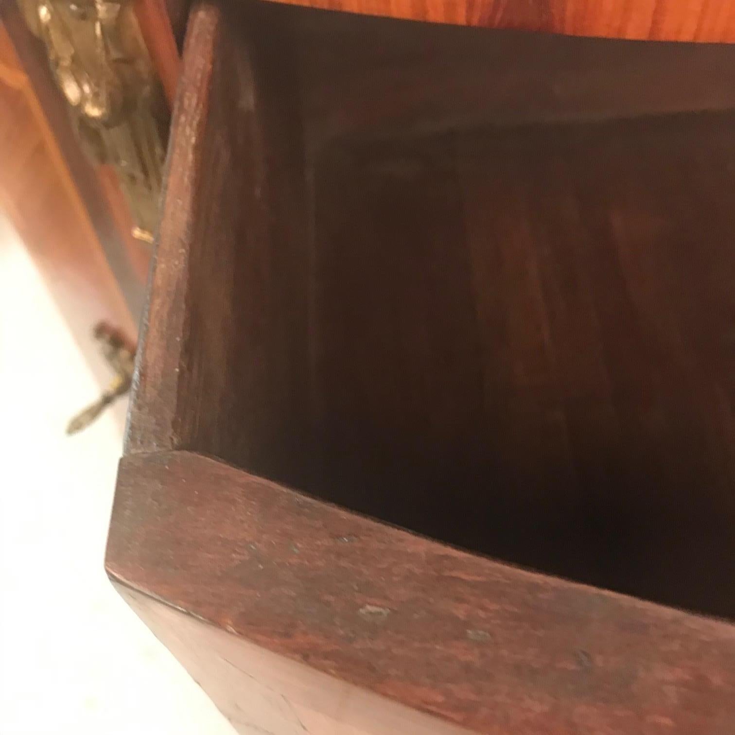 Commode Demi-Lune francese in stile Luigi XV con piano in marmo in vendita 1