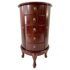 Cofre joyero o mesa auxiliar de tocador de caoba estilo Luis XV francés Demi-lune