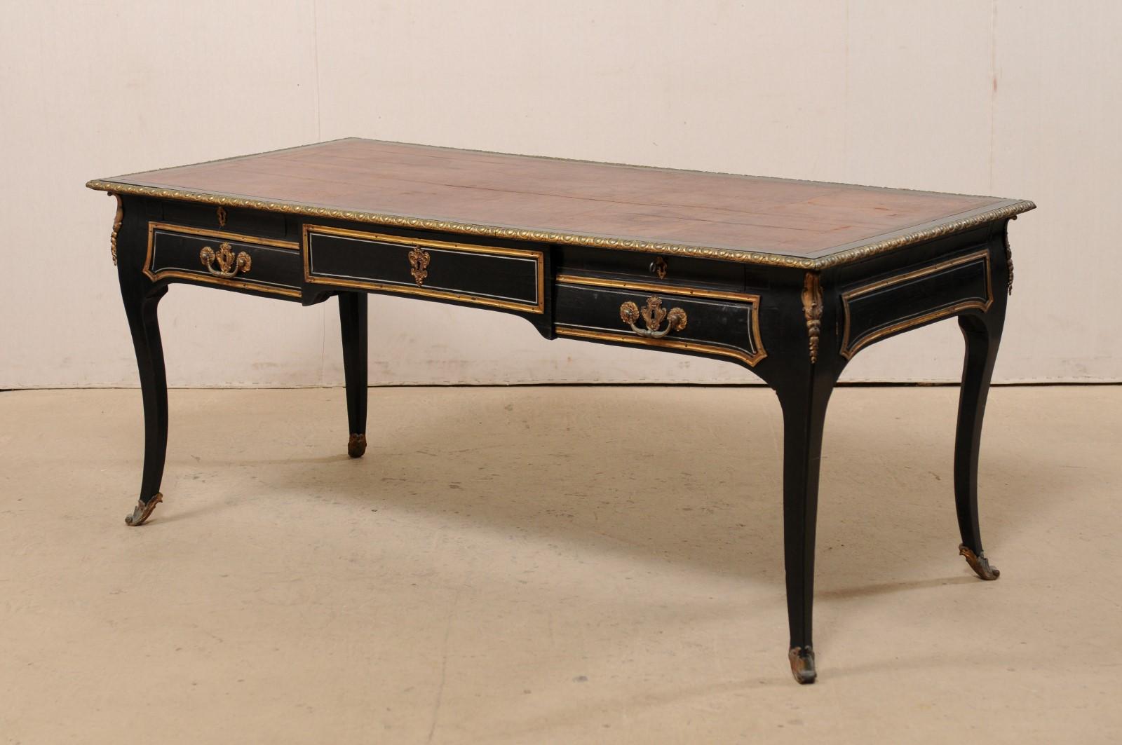 French Louis XV Style Desk with Leather Writing Pad, Black with Brass Accents For Sale 1