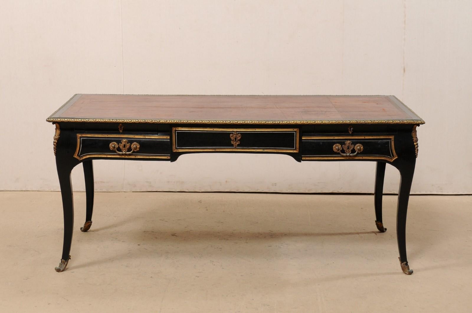 French Louis XV Style Desk with Leather Writing Pad, Black with Brass Accents For Sale 2