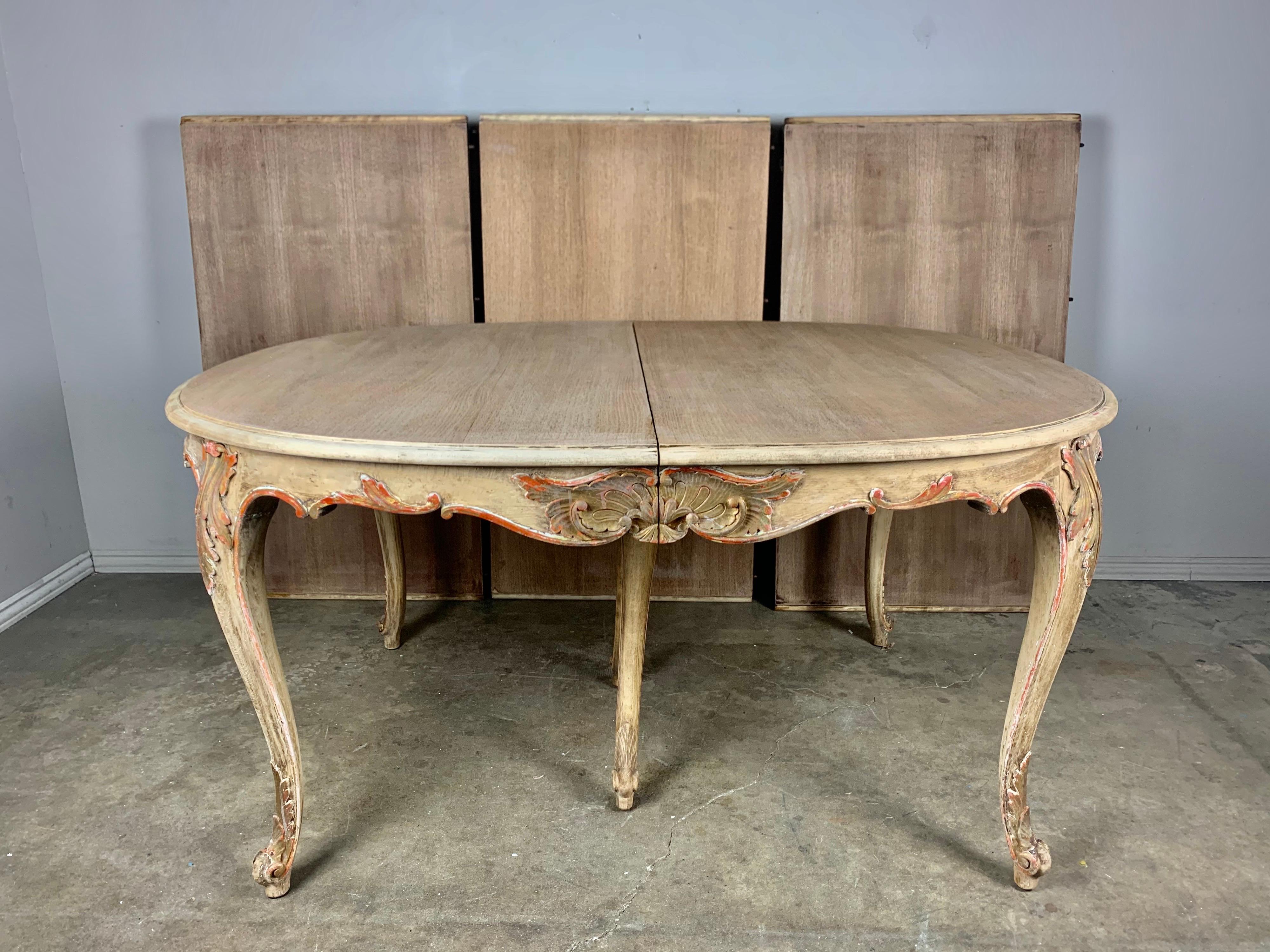 French Louis XV Style Dining Table with Three Additional Leaves, circa 1930 4