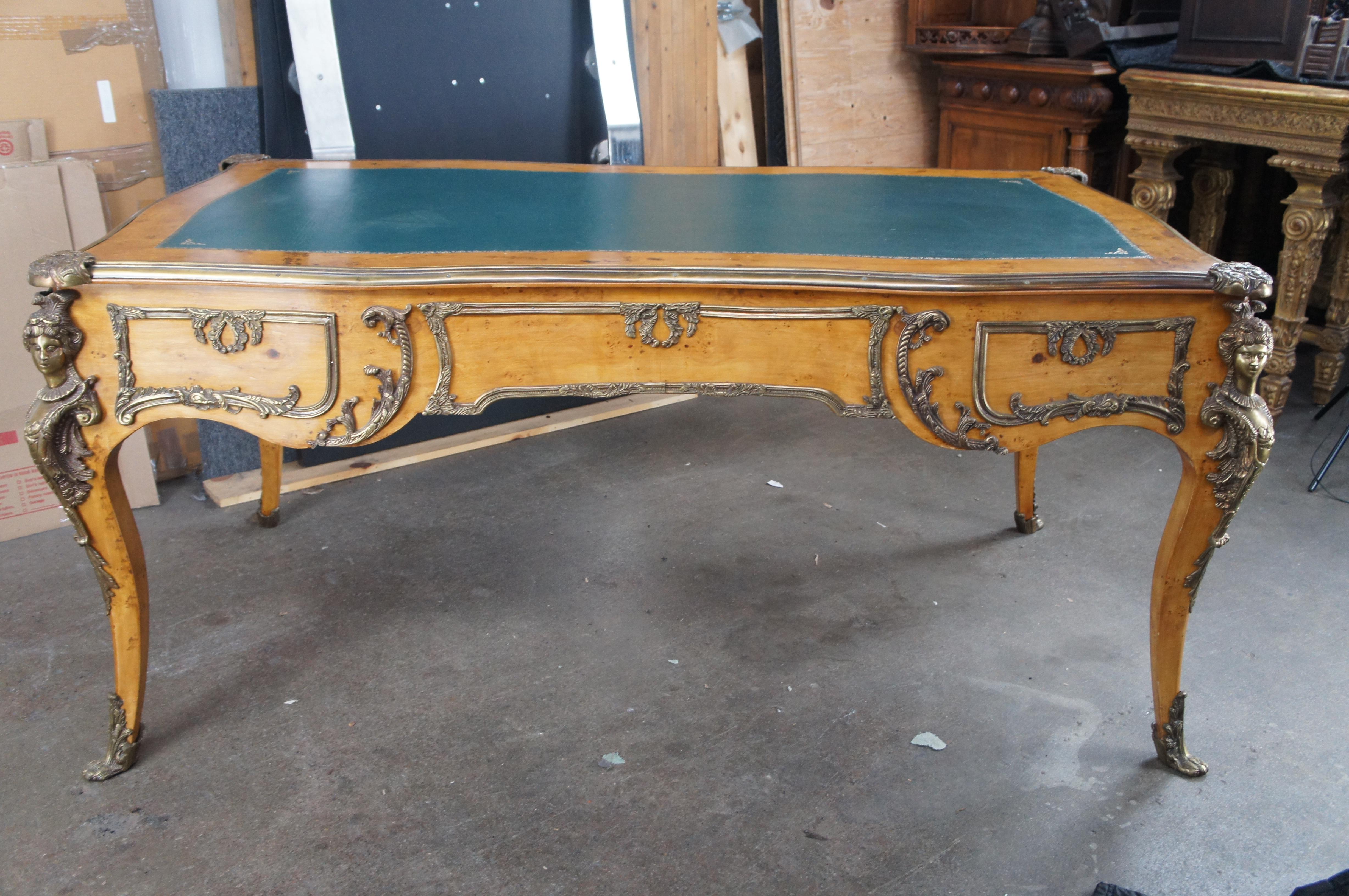 Scrivania francese in radica d'acero figurata stile Luigi XV Napoleon Bureau Plat 72