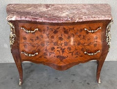 French Louis XV Style Fine Kingwood and Marquetry Ormolu Mounted Bombe Commode