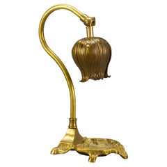 French Louis XV Style Flower and Seashell Shaped Brass Table Lamp