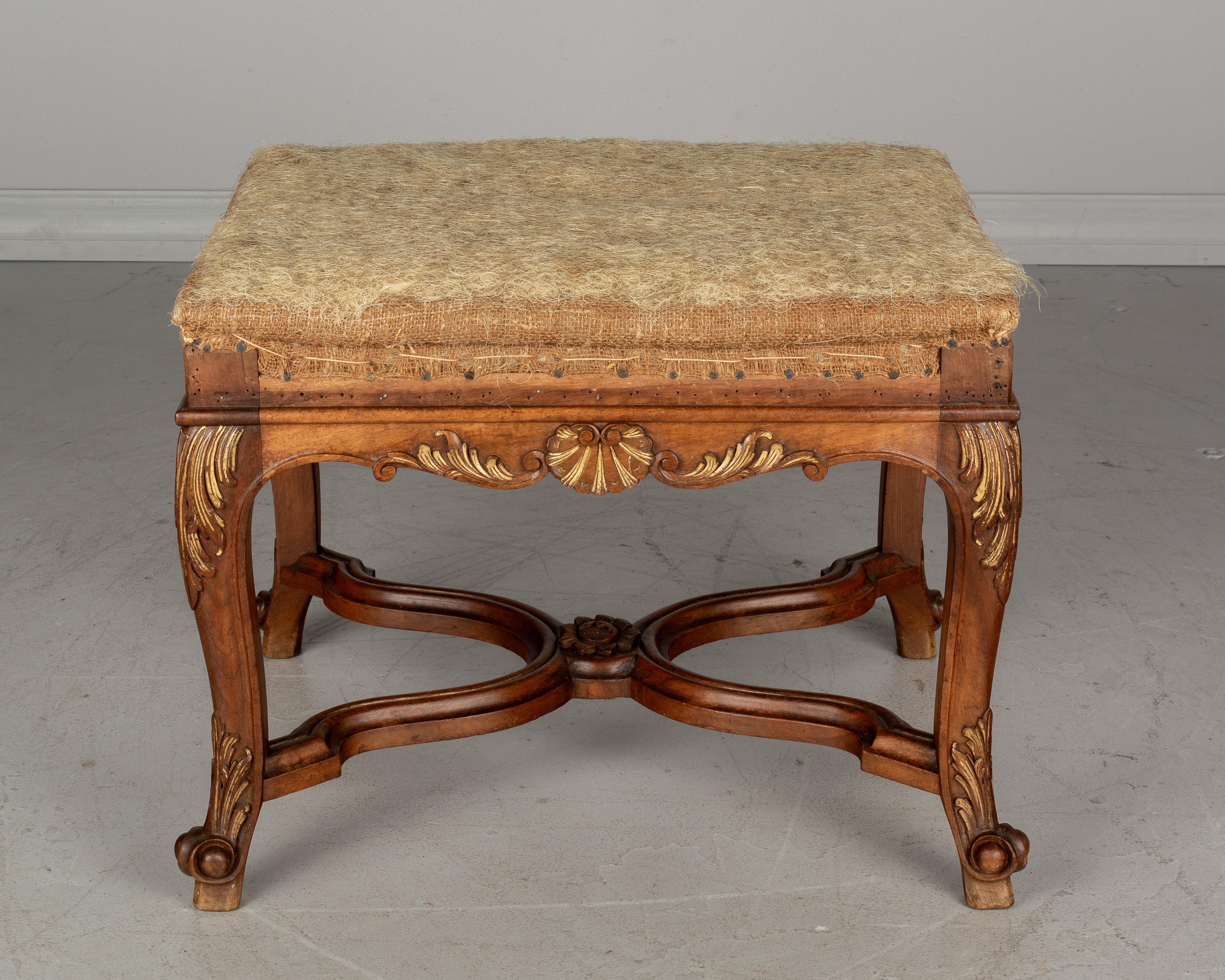 French Louis XV Style Foot Stool or Bench (Französisch)