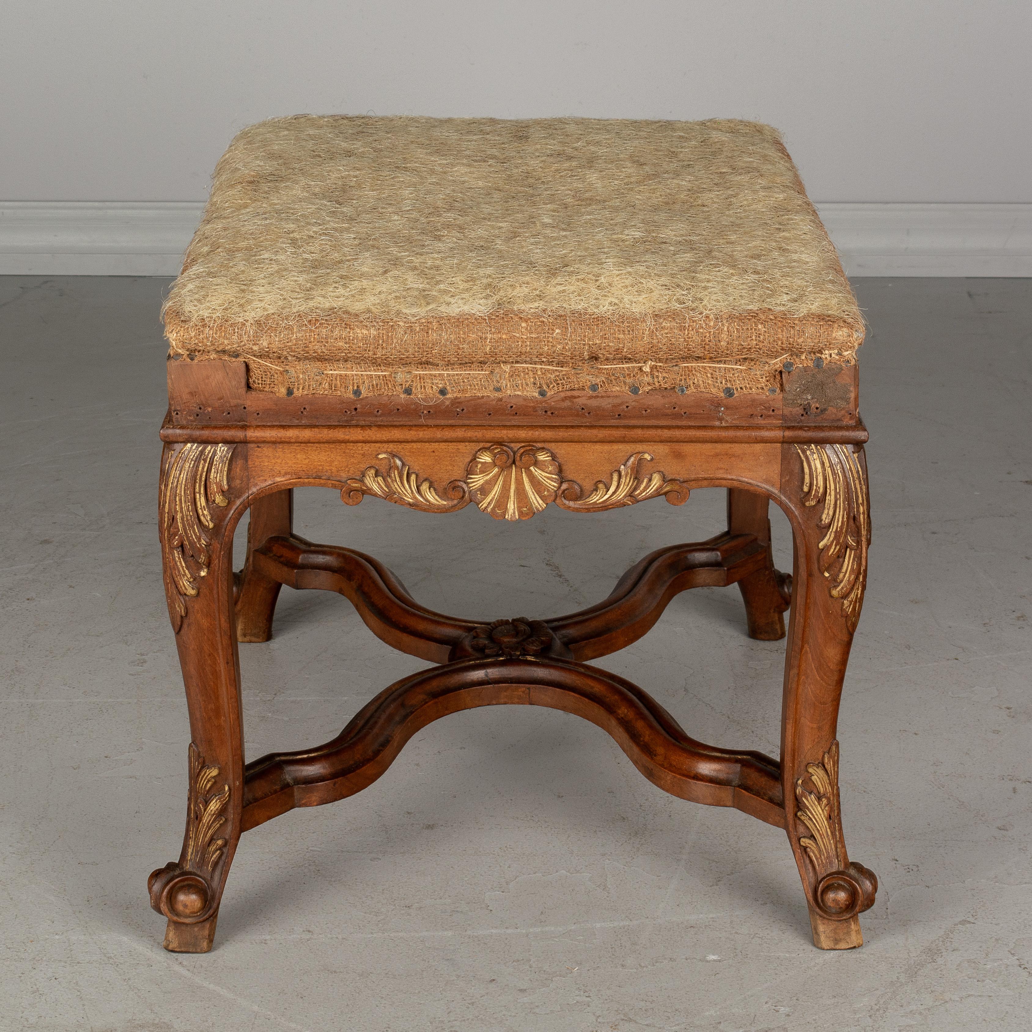 French Louis XV Style Foot Stool or Bench (Handgefertigt)